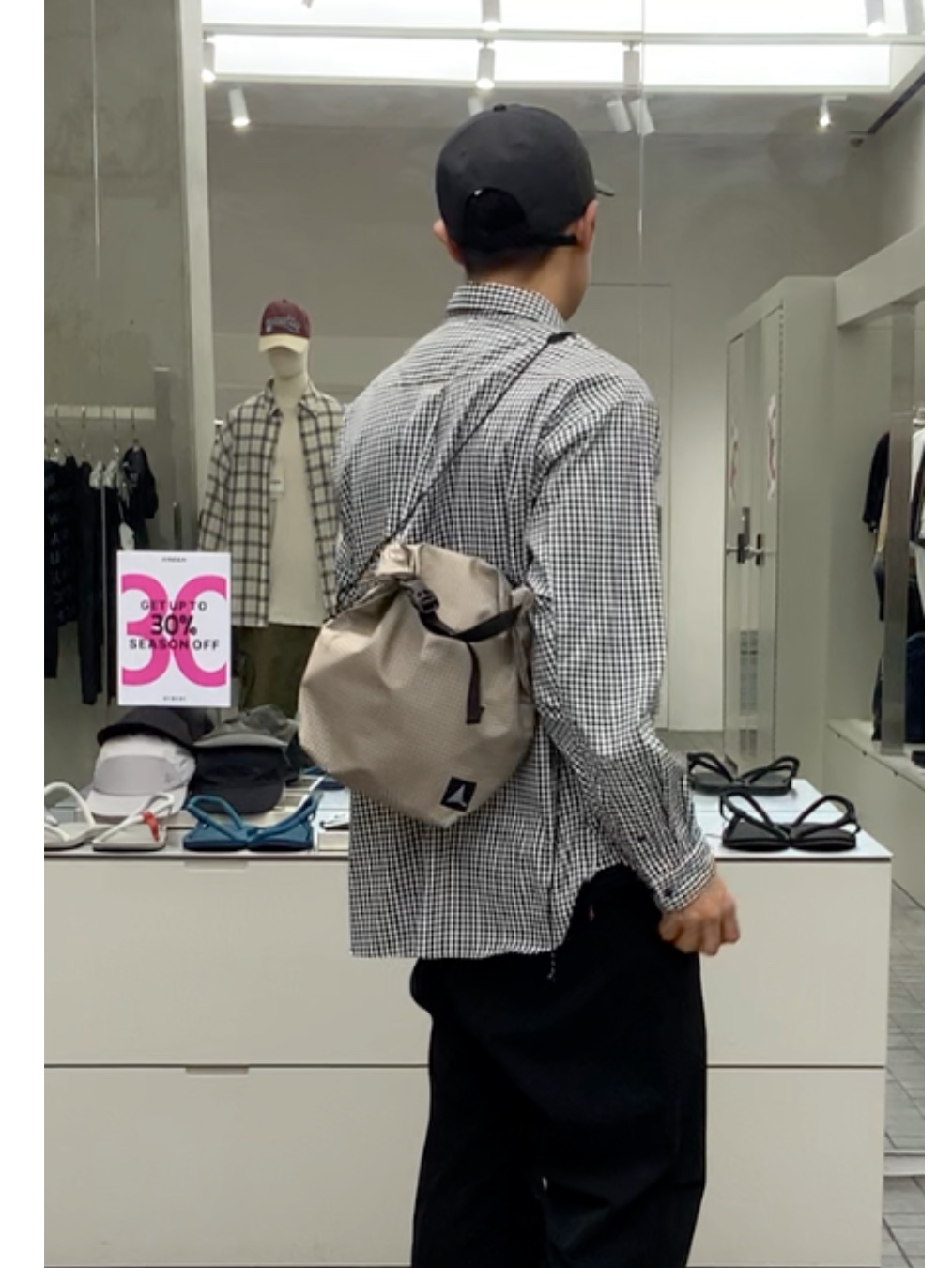 Nanga Gingham Check Camp Shirt Black - 25SS, Nanga DotAir Comfy Pants Black - 25SS 착용 스타일 - 3