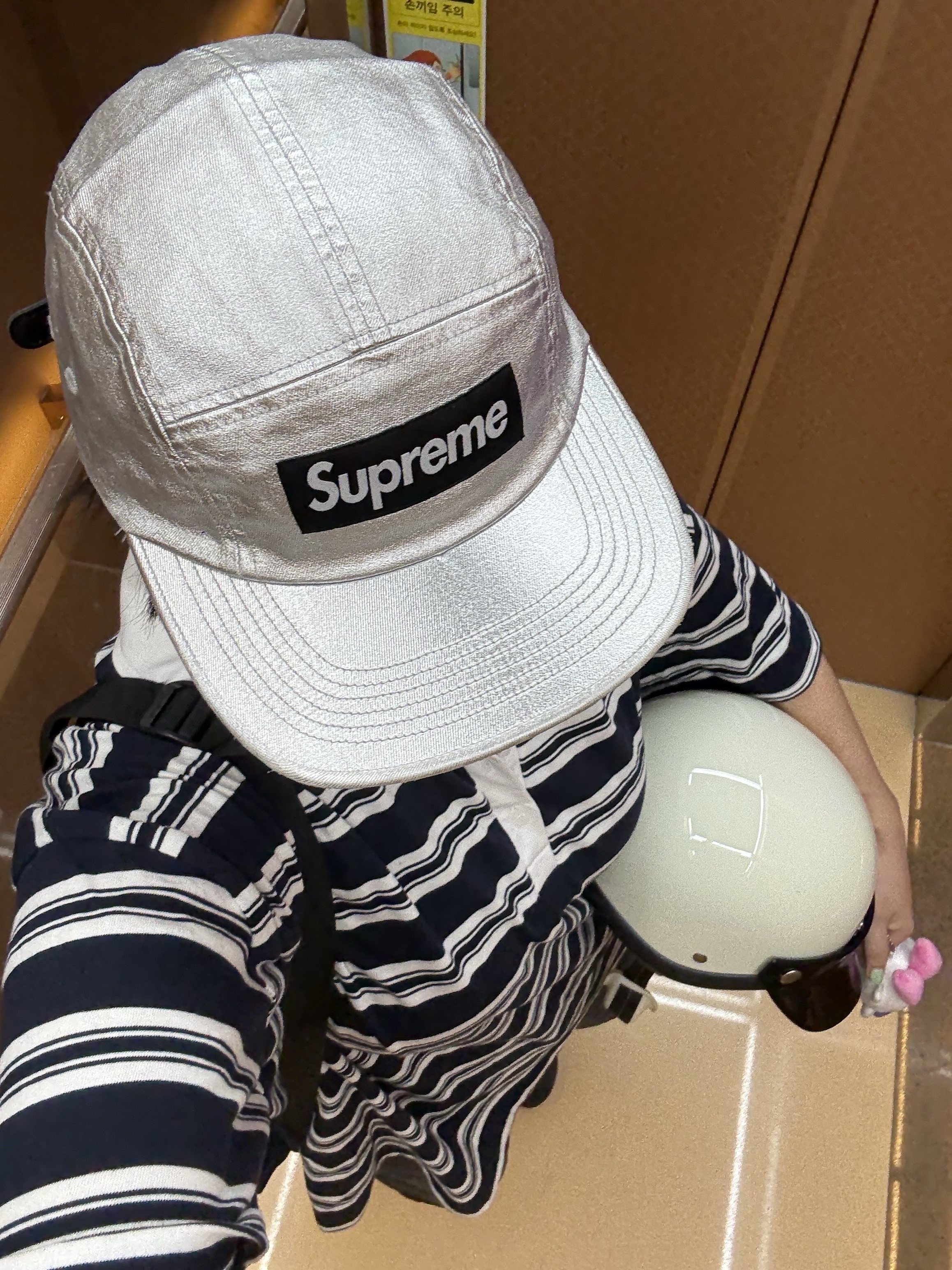 Supreme Washed Chino Twill Camp Cap Silver - 25SS 착용 스타일 - 2