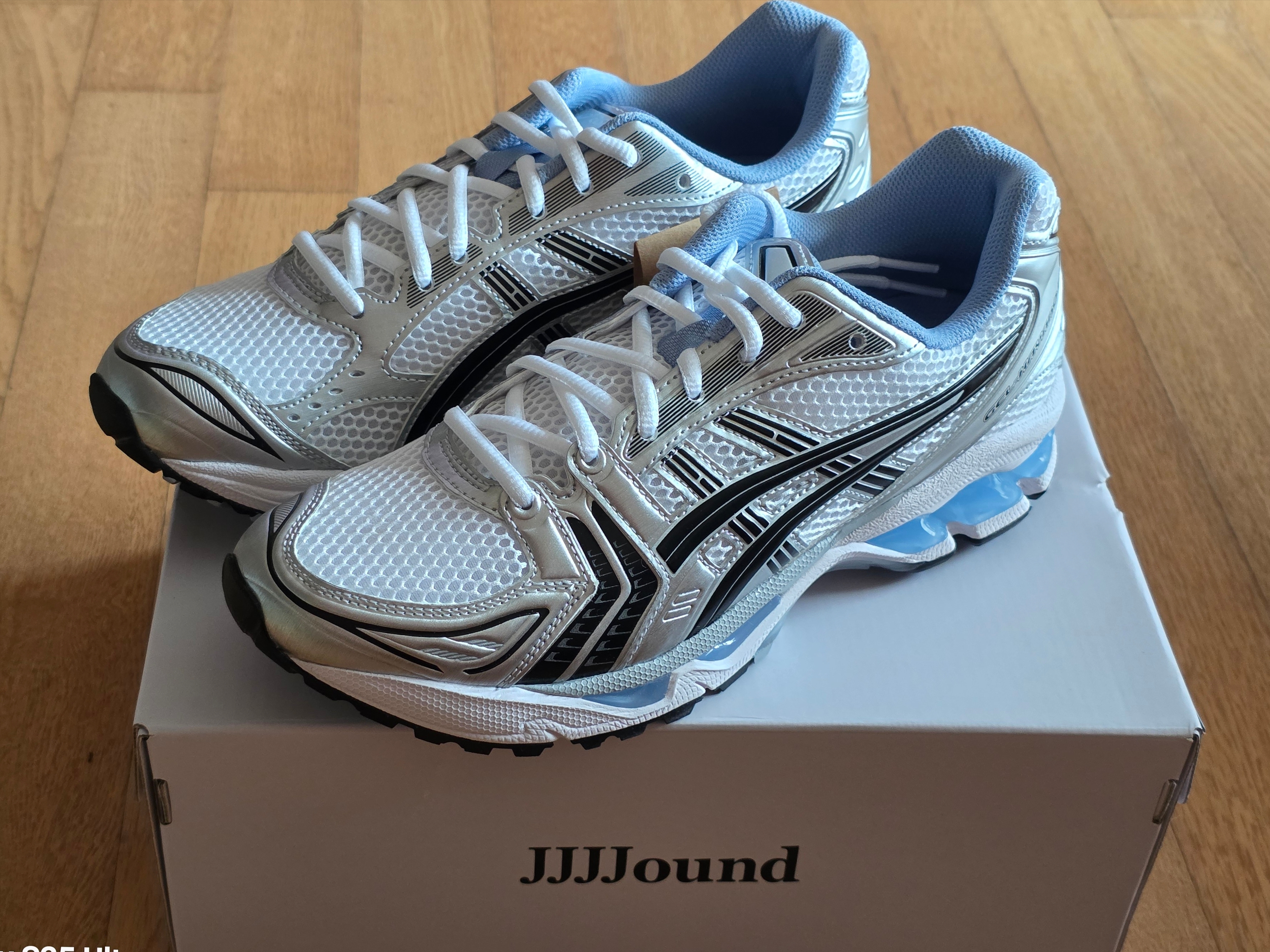 Asics x JJJJound Gel-Kayano 14 White Navy 착용 스타일 - 3