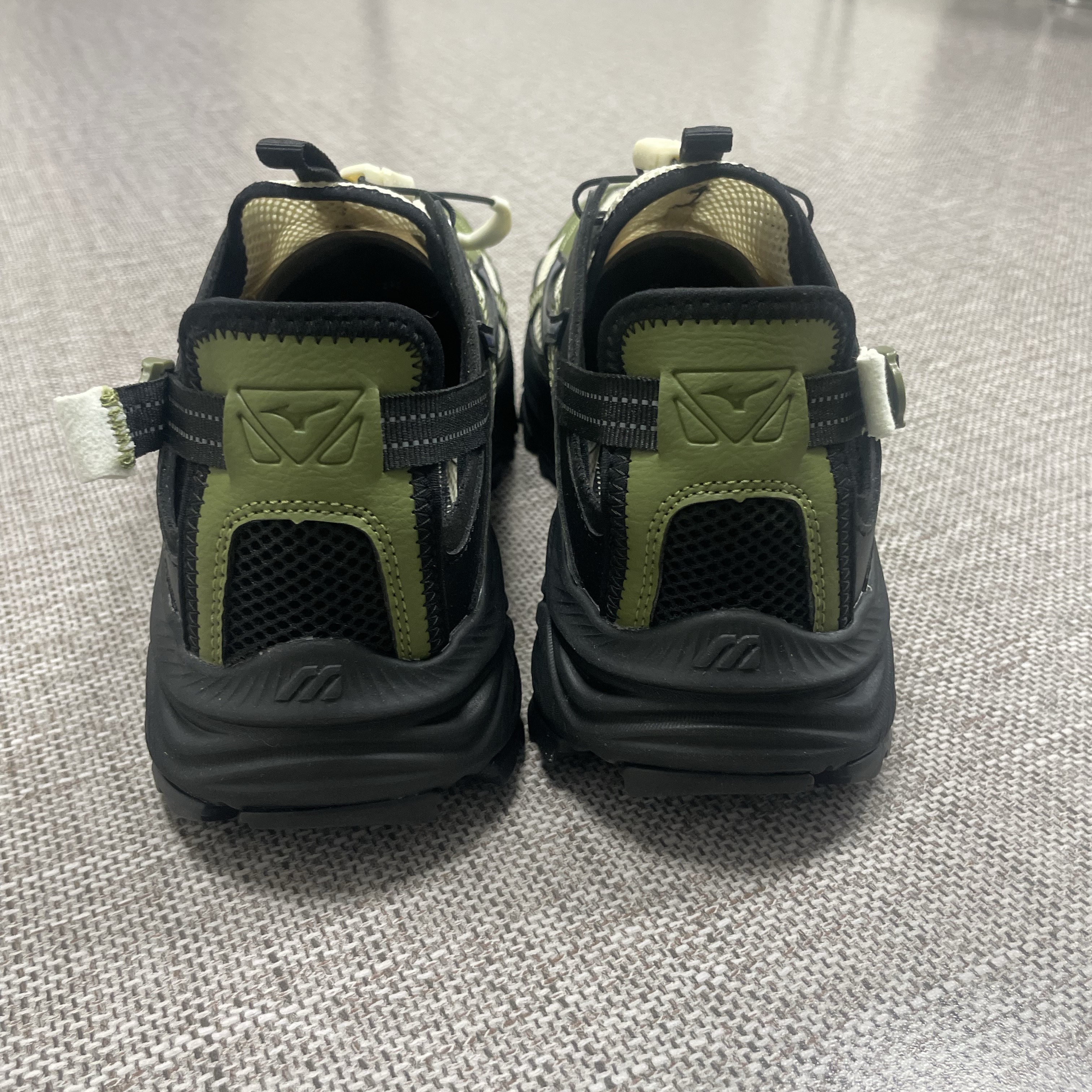 Mizuno Racer Trail SE Khaki 착용 스타일 - 2