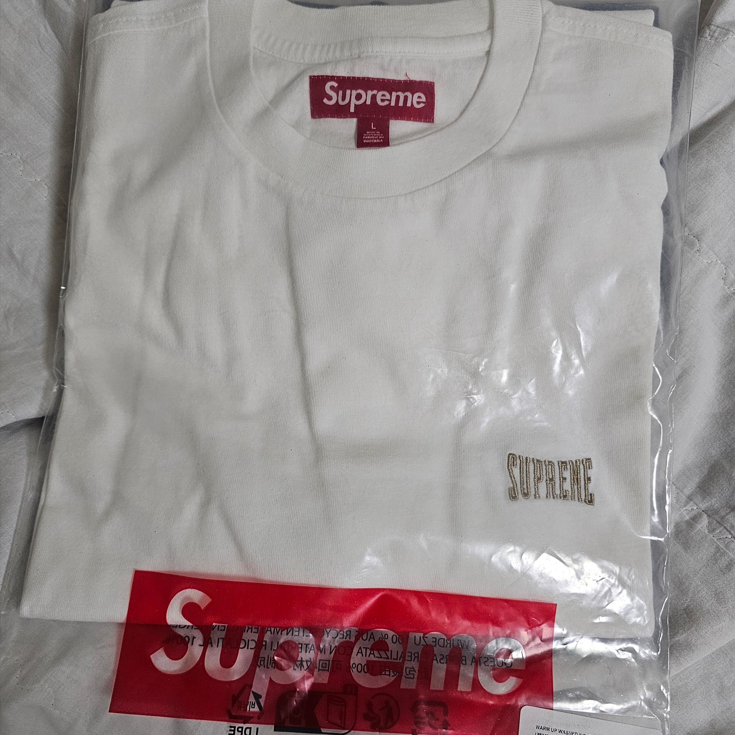 Supreme Warm Up Washed S/S Top White - 25SS 착용 스타일