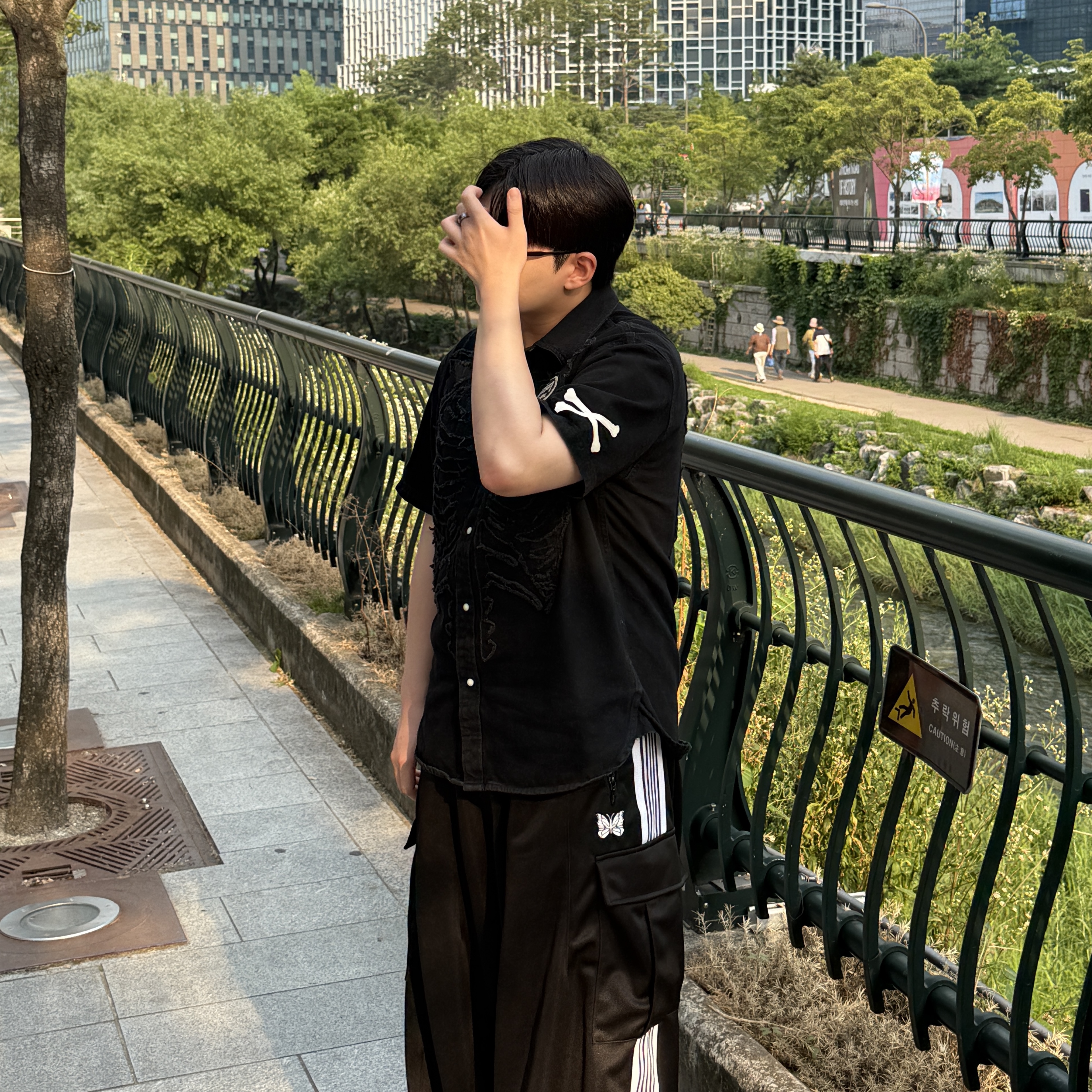 Needles x LHP H.D. Track Pants BDU Poly Smooth Black 착용 스타일