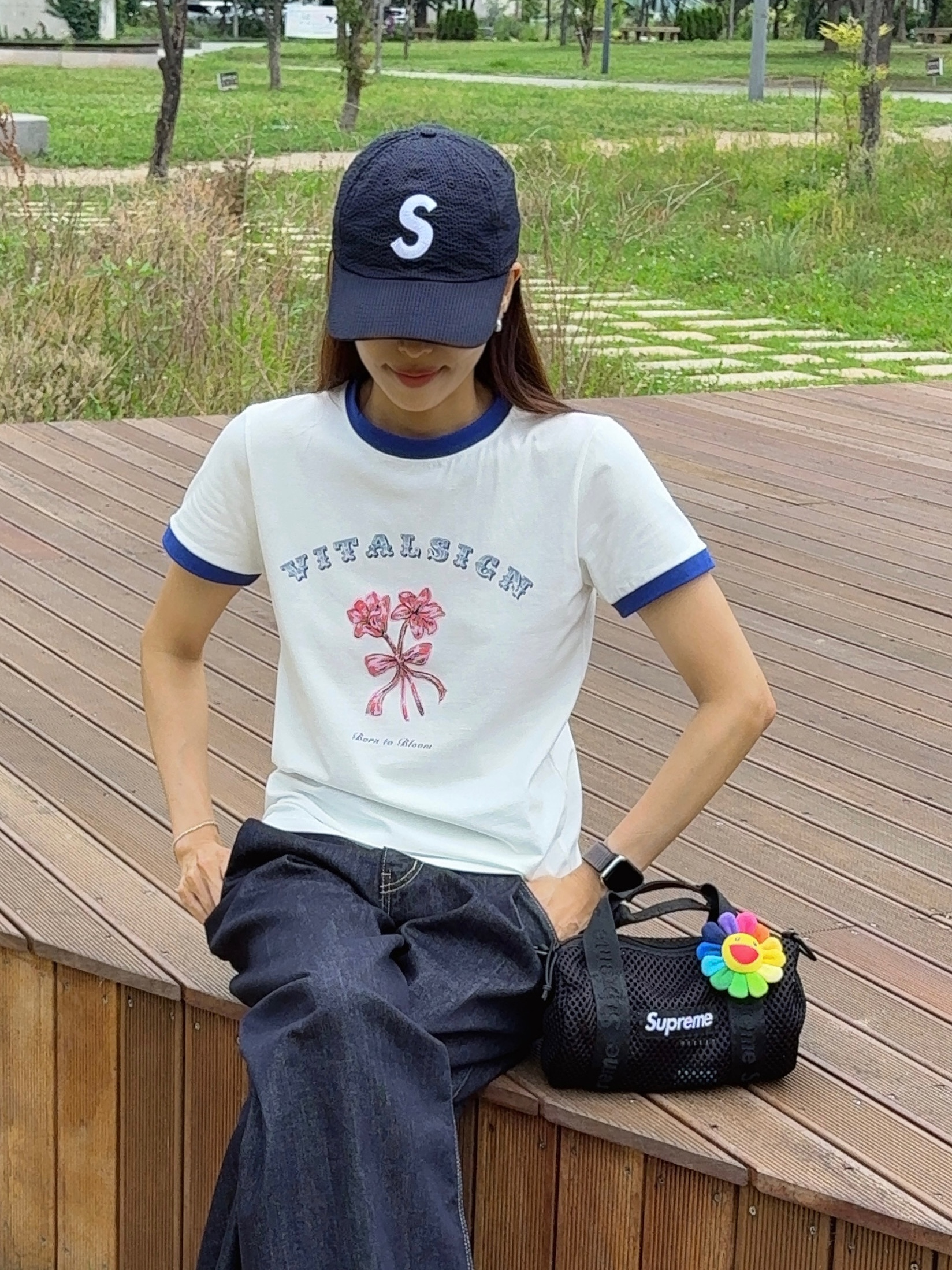Supreme Seersucker S Logo 6-Panel Black - 24SS, Supreme Mesh Mini Duffle Bag Black - 25SS 착용 스타일 - 3