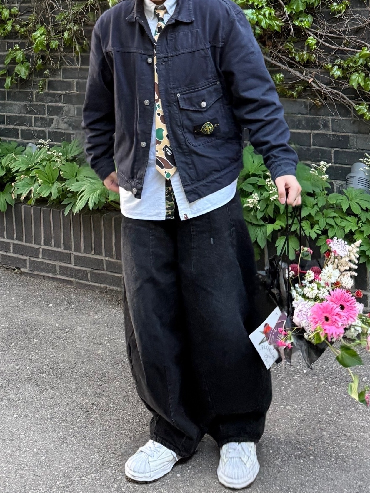 Maison Mihara Yasuhiro Blakey OG Sole Leather Low-top Sneakers White, Needles H.D. Pants Jean 12 oz. Denim Black 착용 스타일