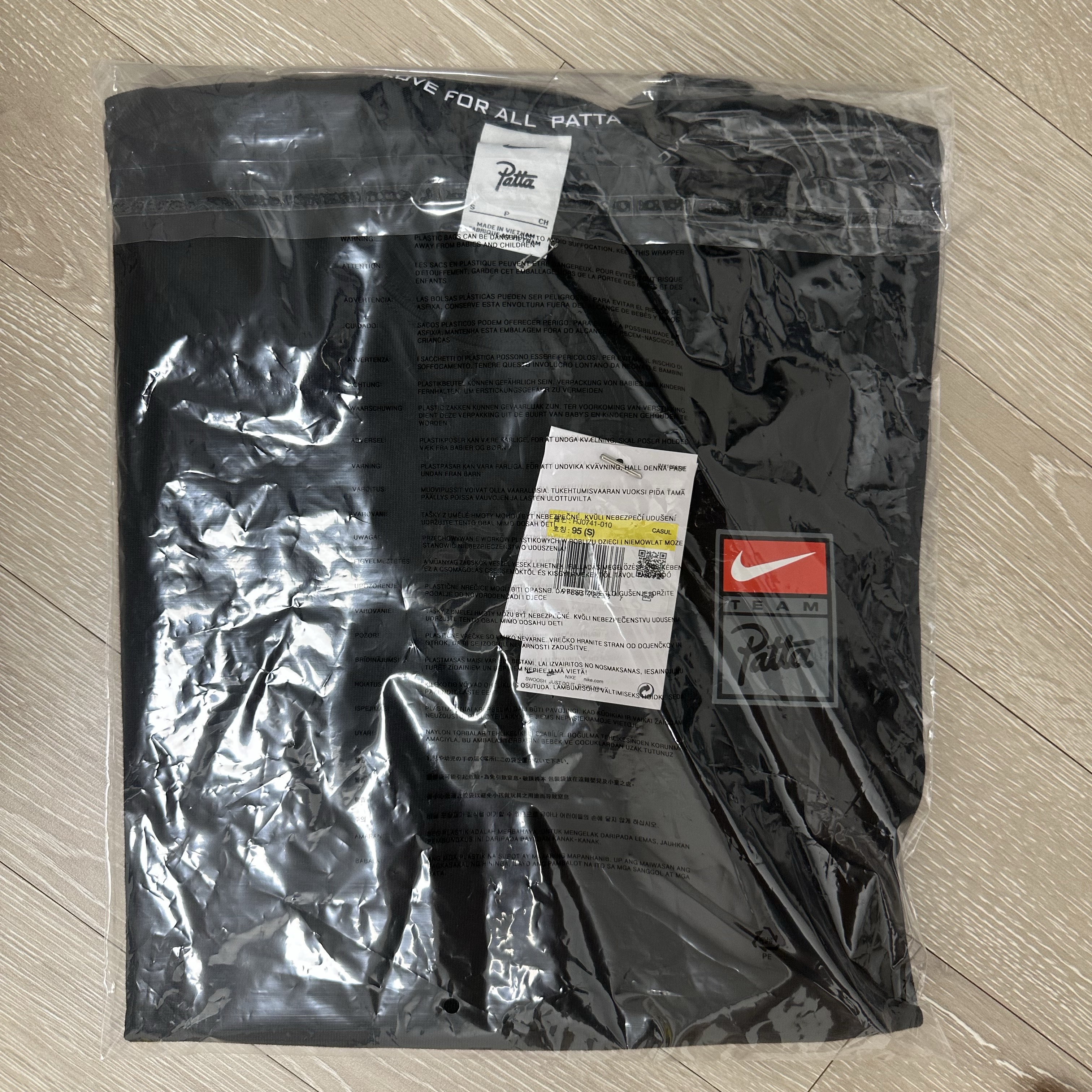 Nike x Patta T-Shirt Black (HJ0741-010) 착용 스타일