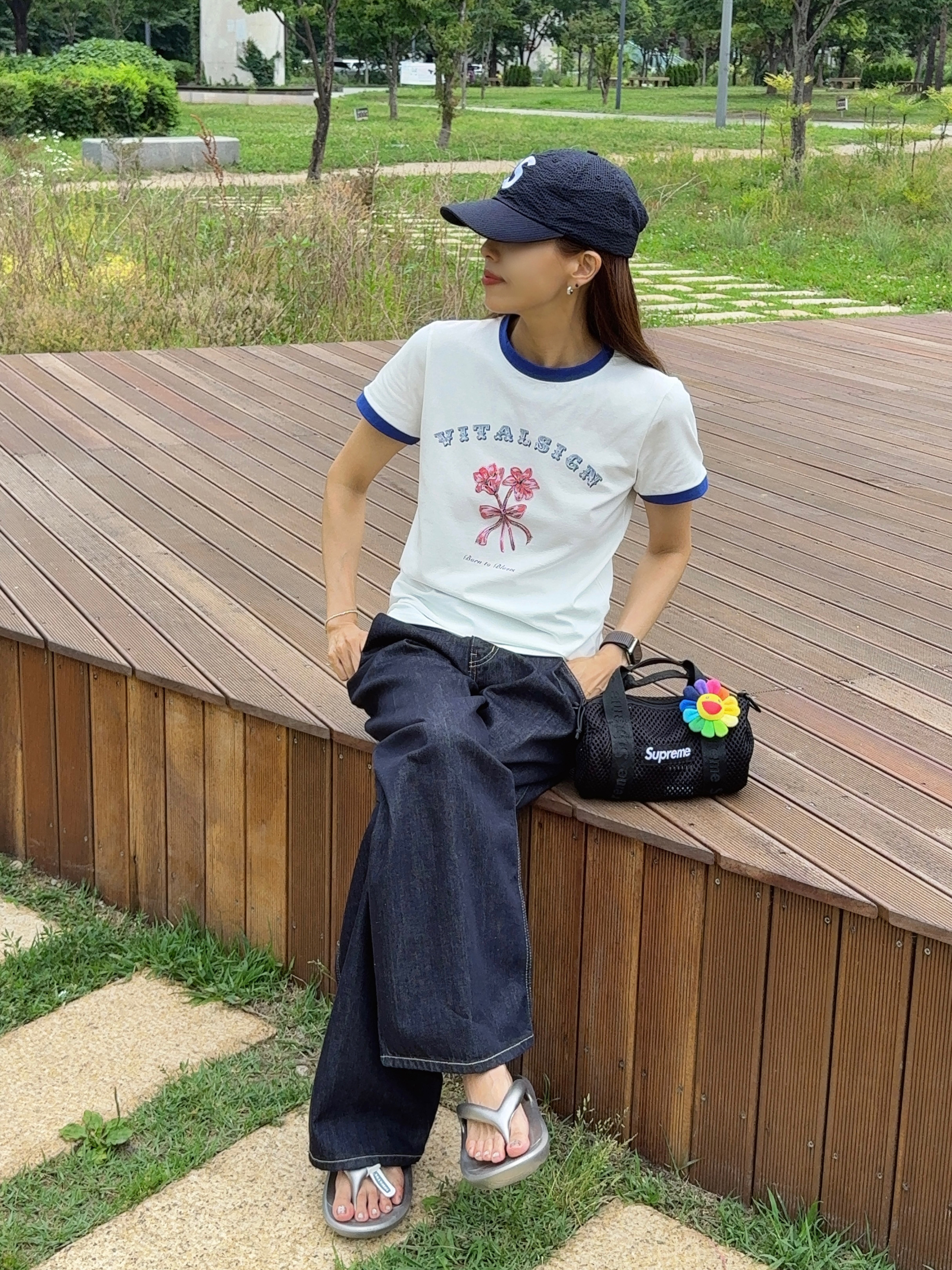 Supreme Seersucker S Logo 6-Panel Black - 24SS, Supreme Mesh Mini Duffle Bag Black - 25SS 착용 스타일 - 2