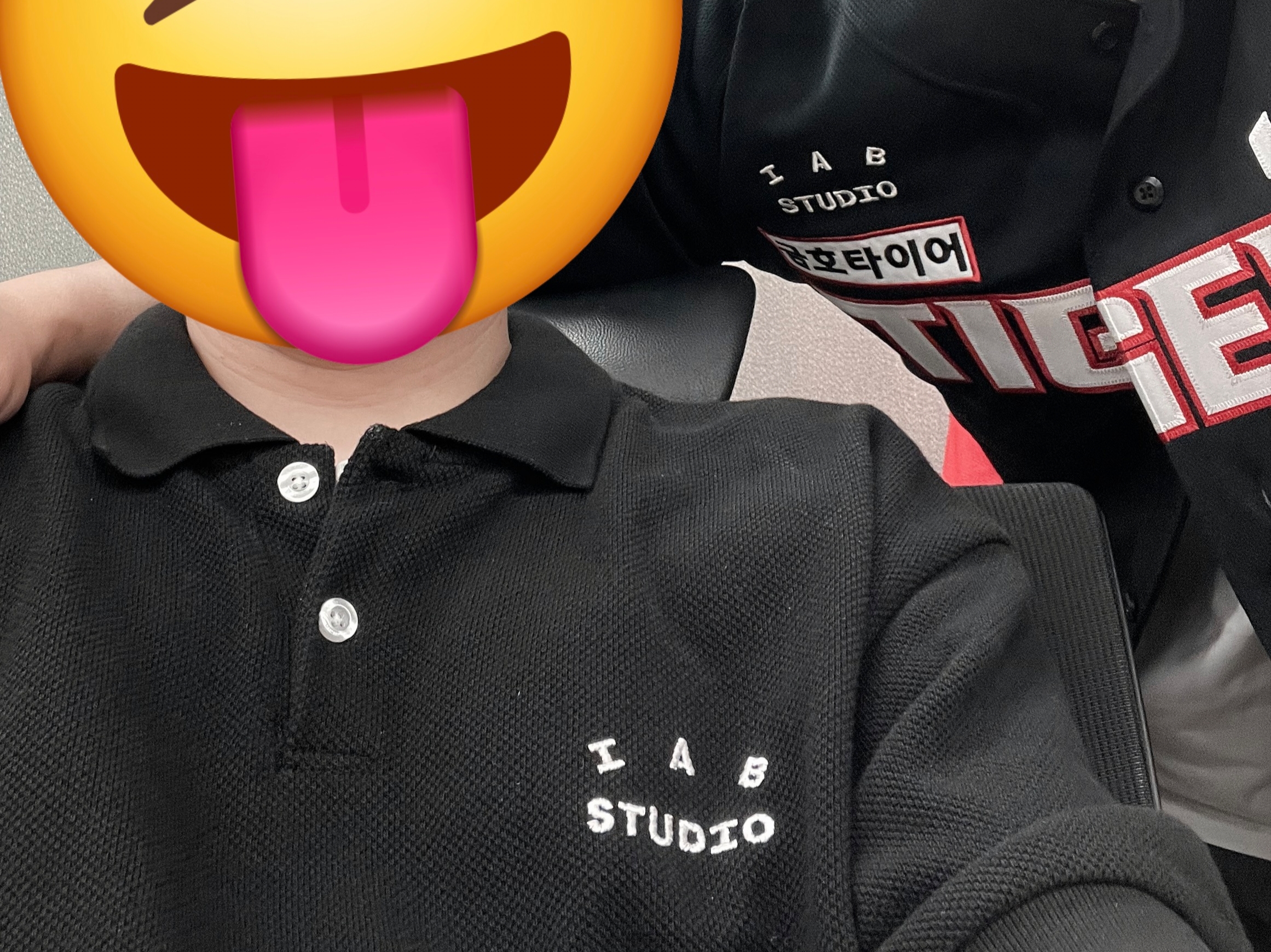 IAB Studio Cropped Pique Shirt Black - The Hyundai Seoul Exclusive, Kia Tigers x IAB Studio 24 Authentic Away Uniform Black (Non Marking Ver.) 착용 스타일