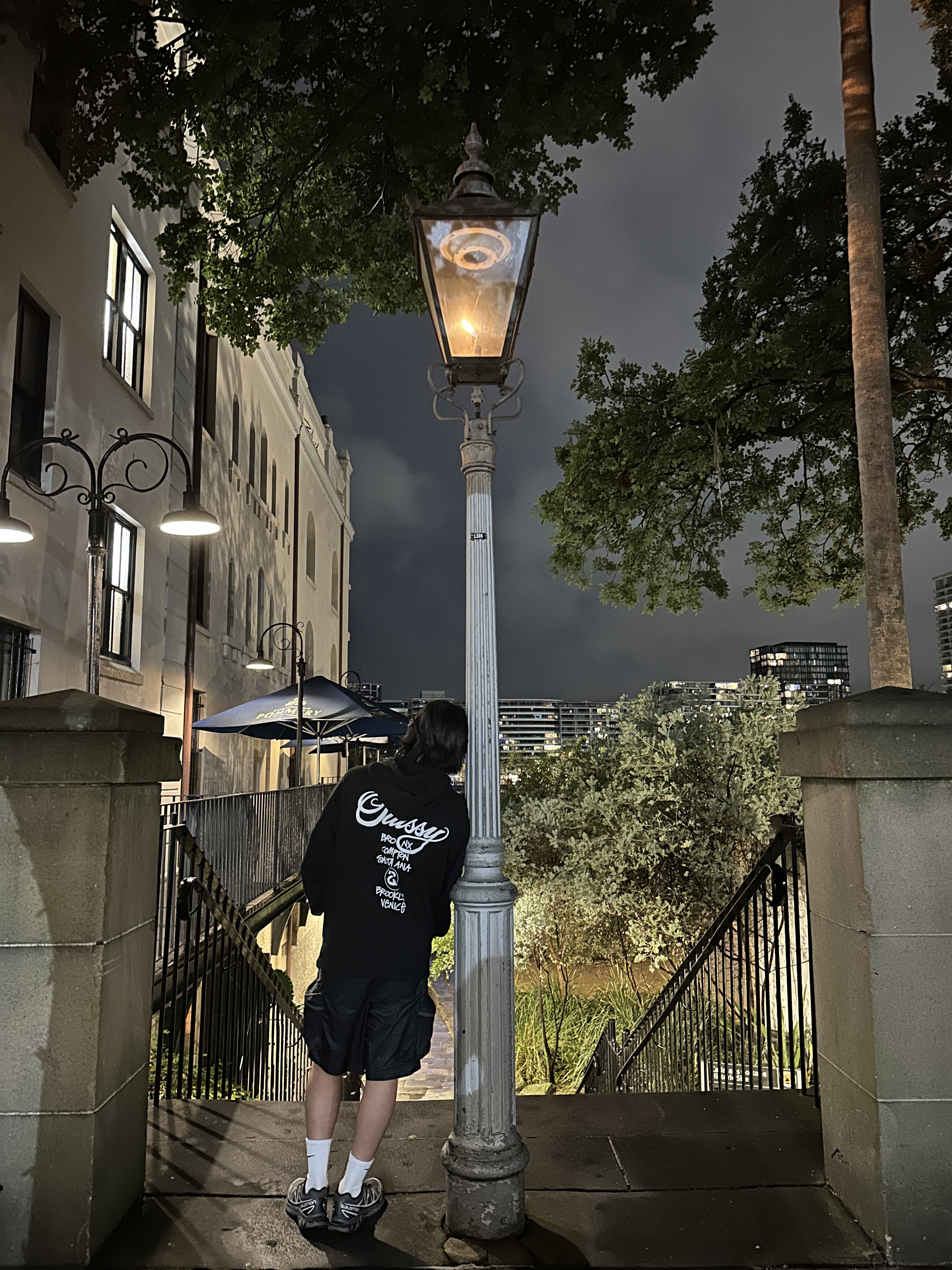 Salomon XT-6 Gore-Tex Black Ebony, Stussy World Tour Zip Hoodie Navy 2021 착용 스타일