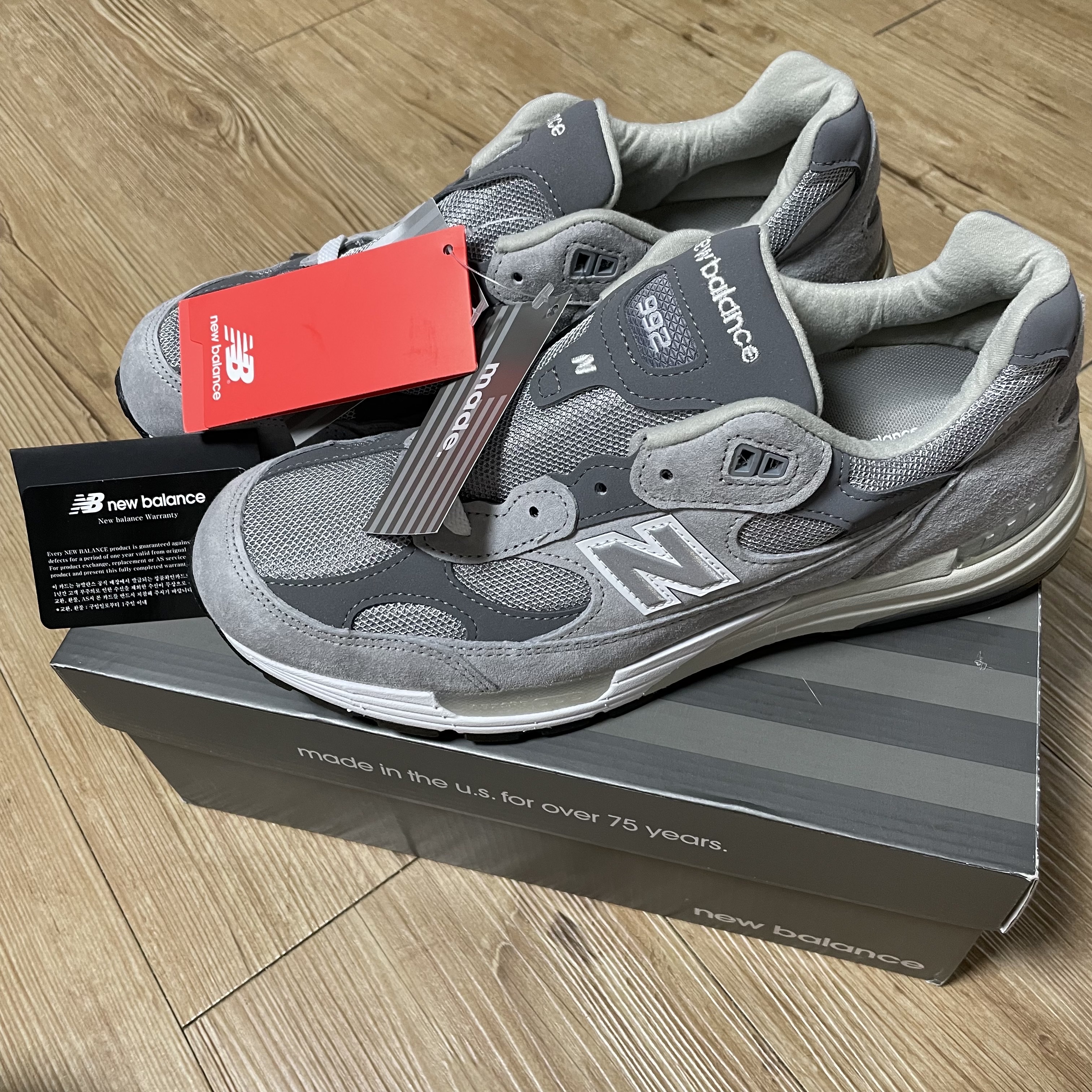 New Balance 992 Made in USA Sweet Caramel Calcium, New Balance 992 Made in USA Core Navy 착용 스타일 - 3