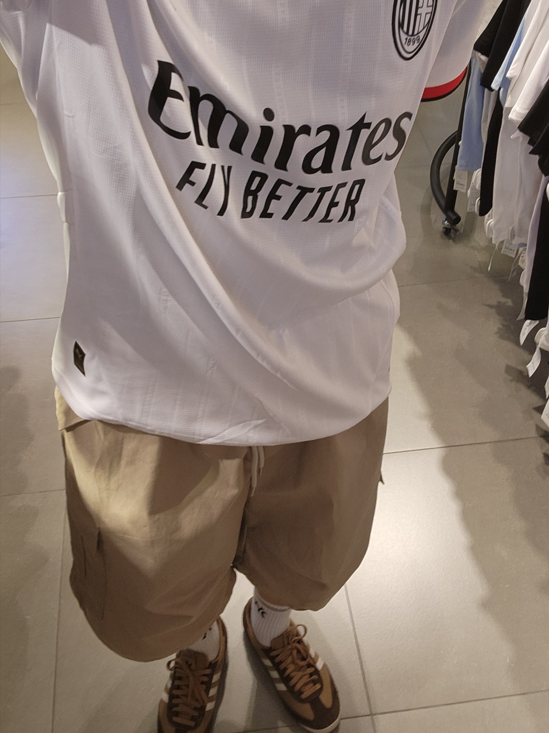 Puma AC Milan 2024/25 Away Jersey White (Non Marking Ver.), Adidas R71 Cardboard Brown 착용 스타일 - 3