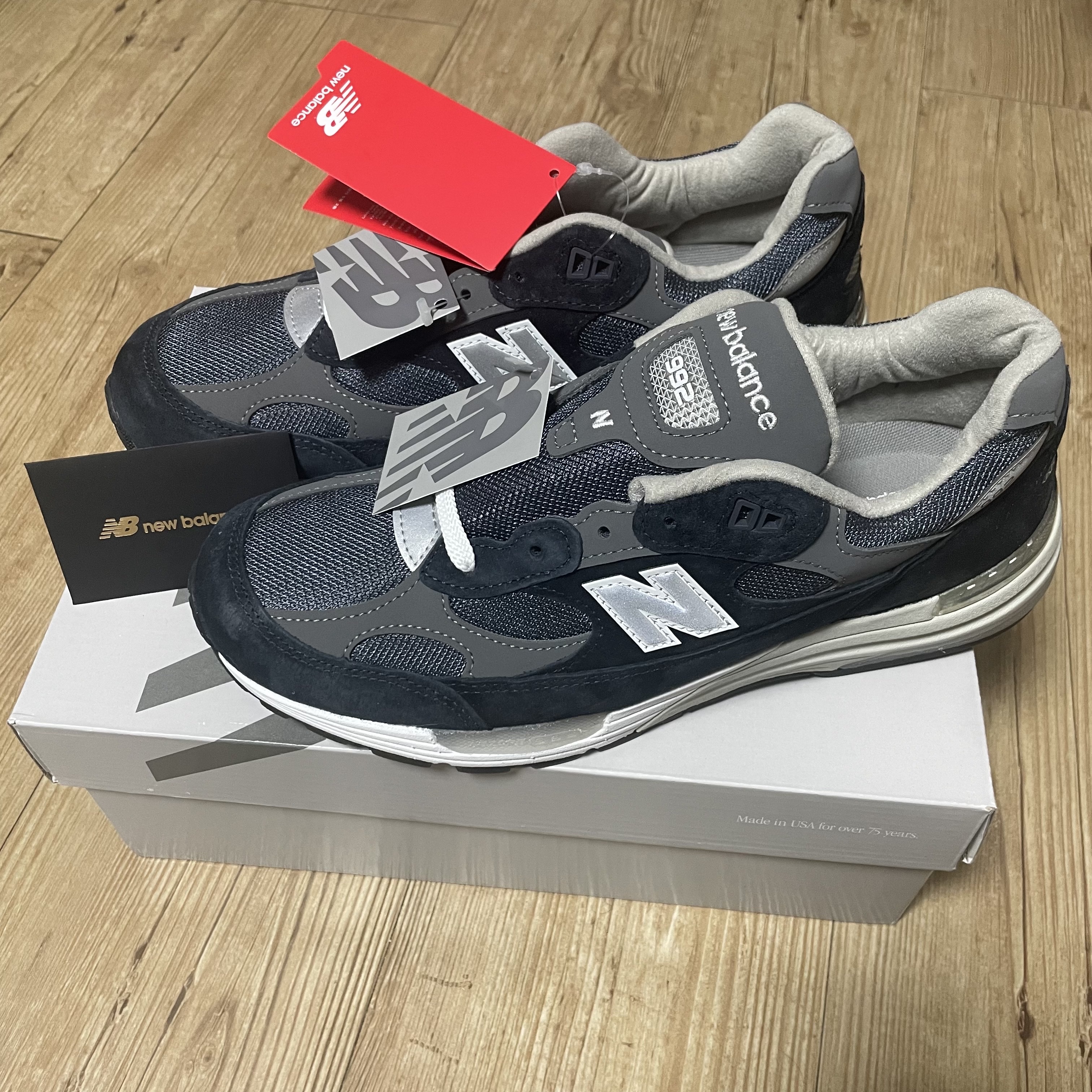 New Balance 992 Made in USA Sweet Caramel Calcium, New Balance 992 Made in USA Core Navy 착용 스타일 - 2