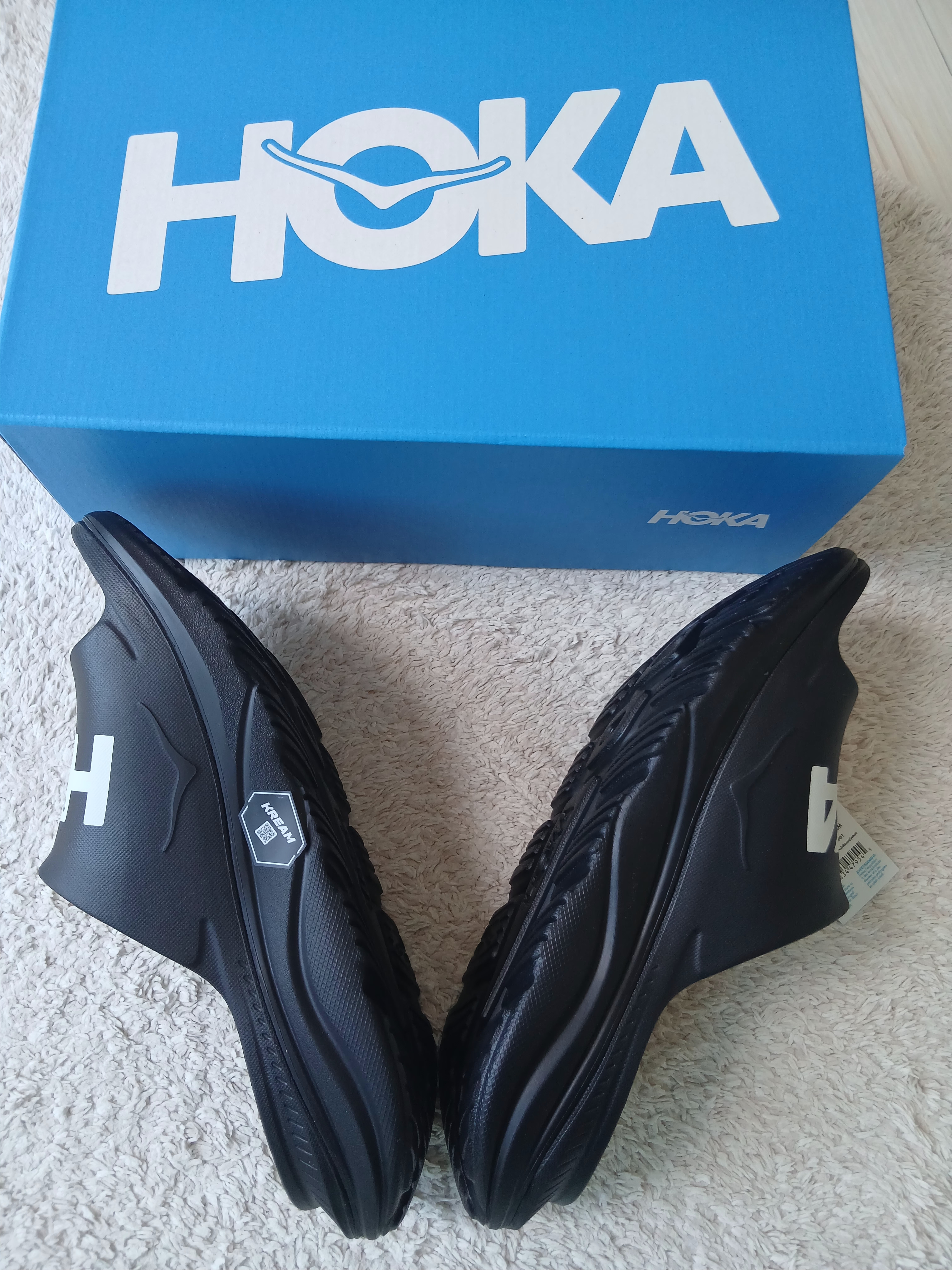 Hoka Ora Athletic Slide Black White, Hoka Ora Recovery Slide 3 Black 착용 스타일 - 7