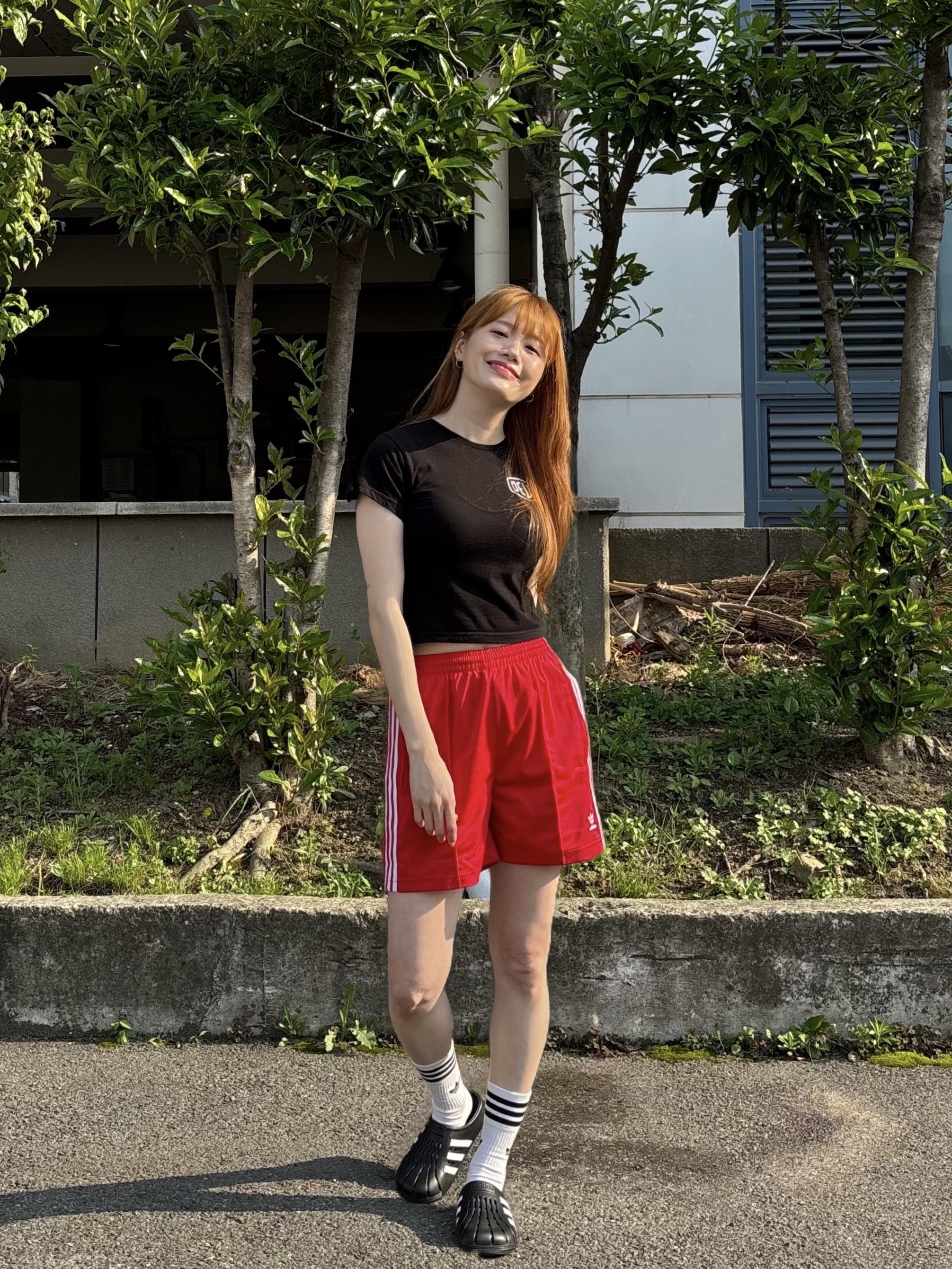 (W) Adidas Firebird Shorts Better Scarlet White - KR Sizing, Adidas Adilette Clog Black White 착용 스타일 - 4