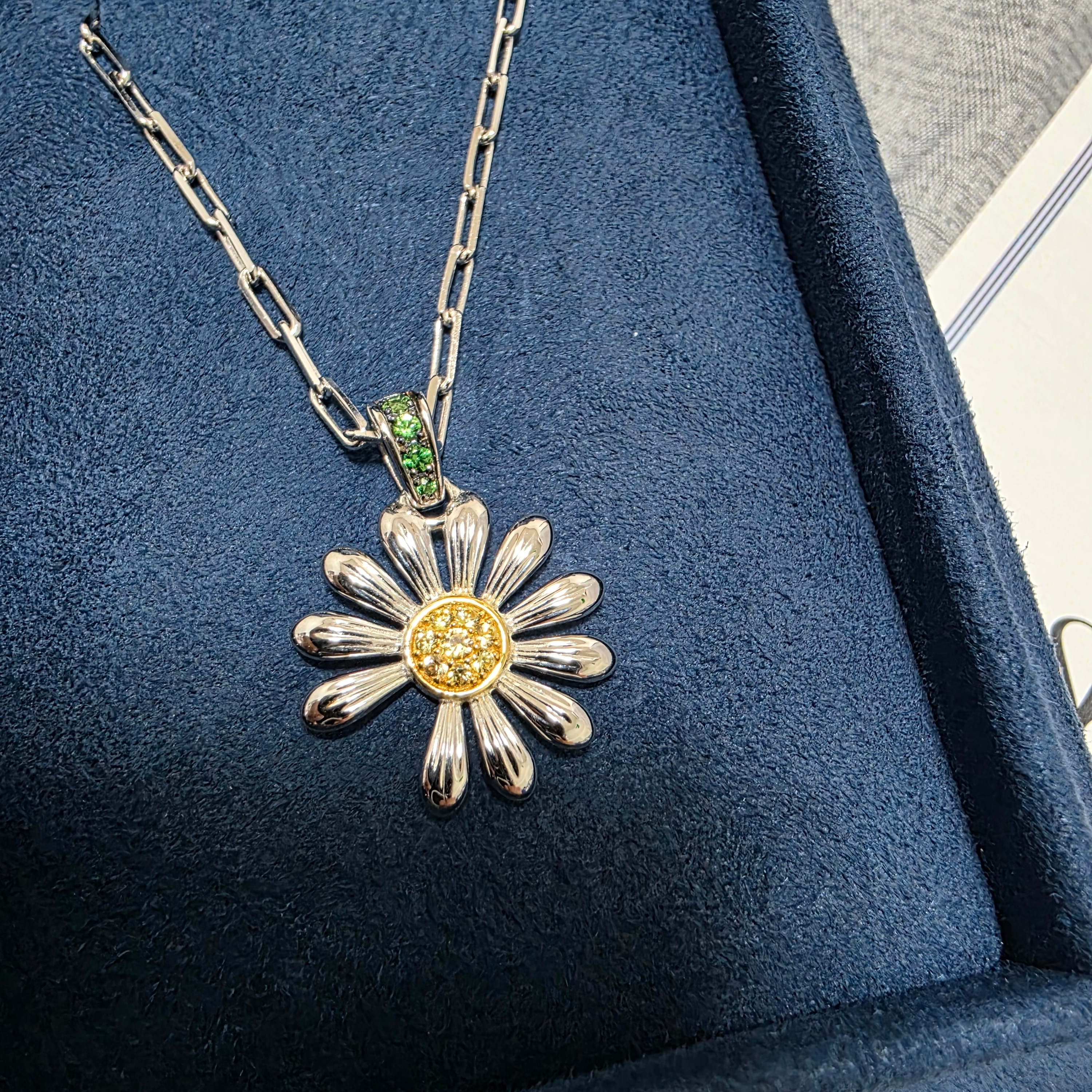 Jacob & Co x Peaceminusone Pendant Sterling Silver & Yellow Gold 착용 스타일 - 5