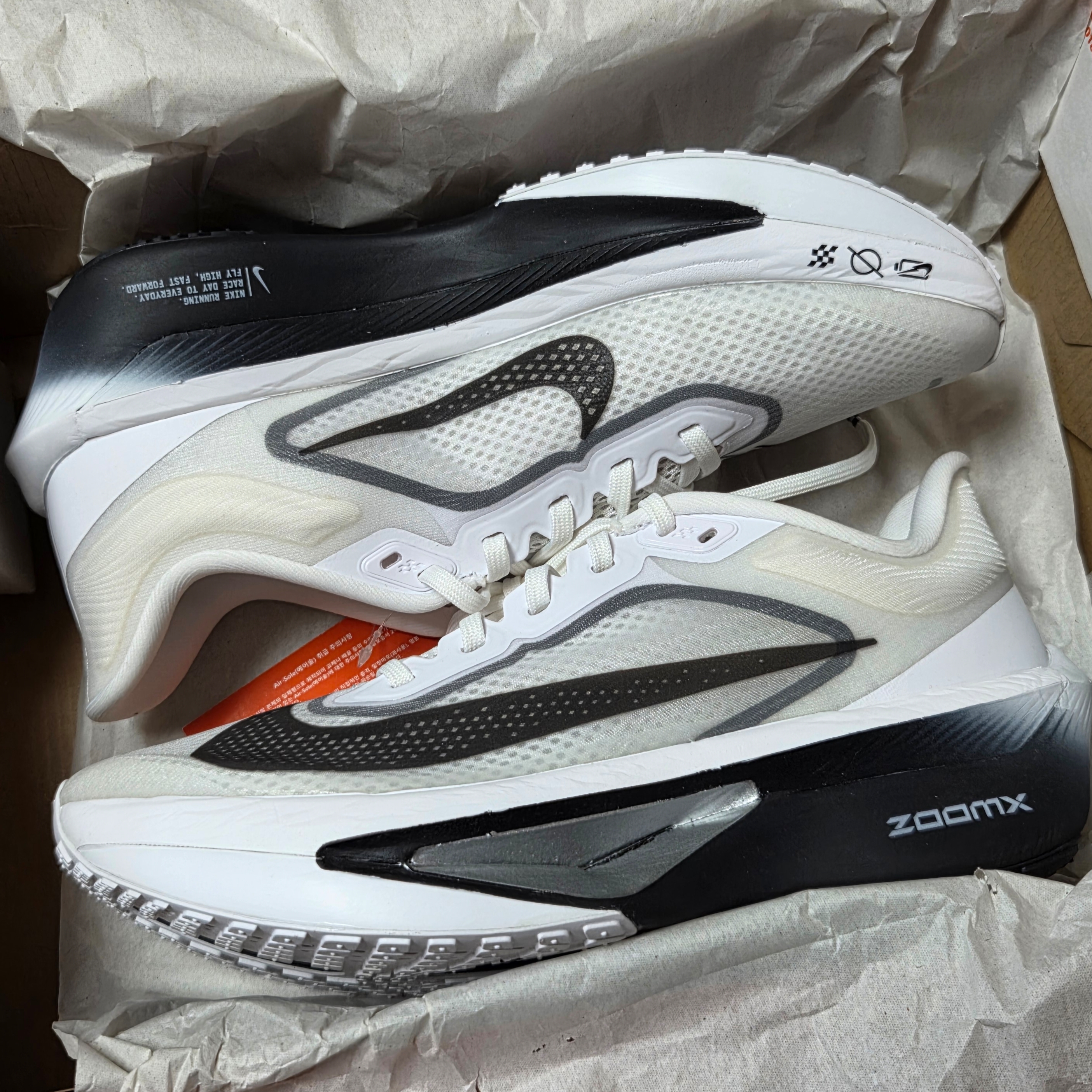 Nike Zoom Fly 6 White Smoke Grey 착용 스타일
