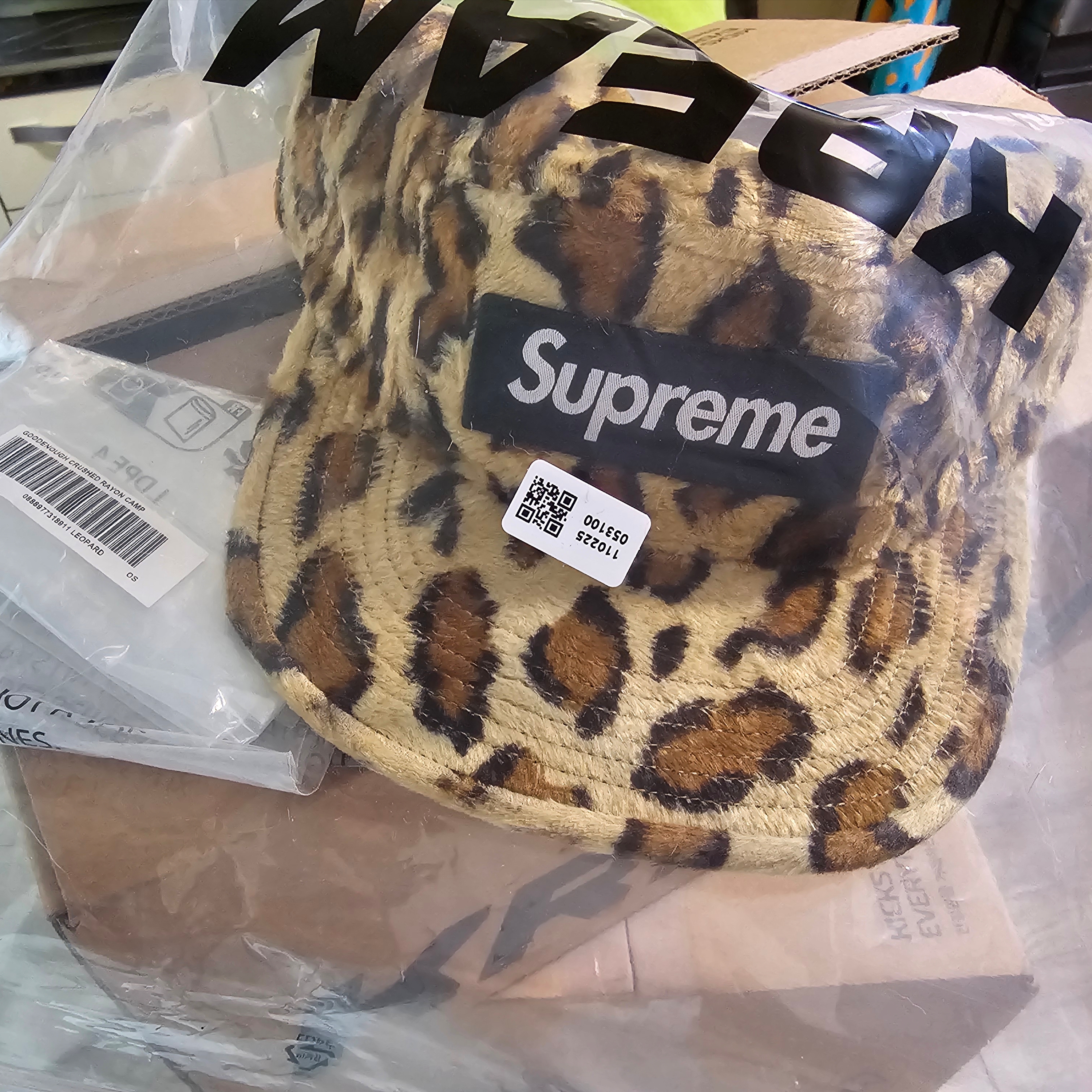 Supreme x GOODENOUGH Crushed Rayon Pile Camp Cap Leopard - 25SS 착용 스타일
