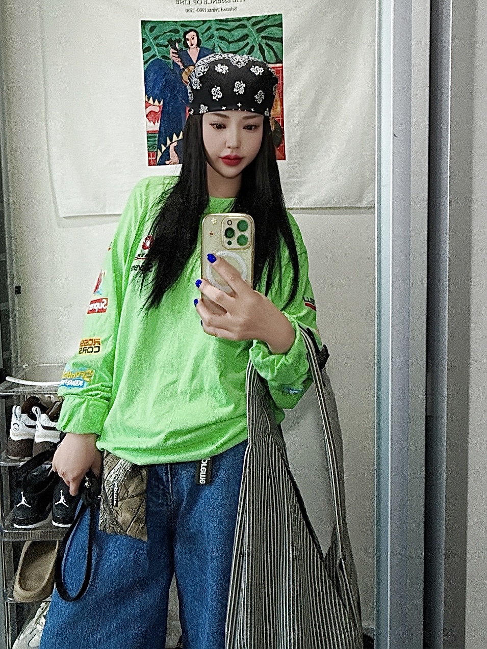 Suade Carpenter Denim Shorts Blue, Supreme x SpongeBob SquarePants Castelli Racing L/S T-Shirt Lime - 25SS 착용 스타일