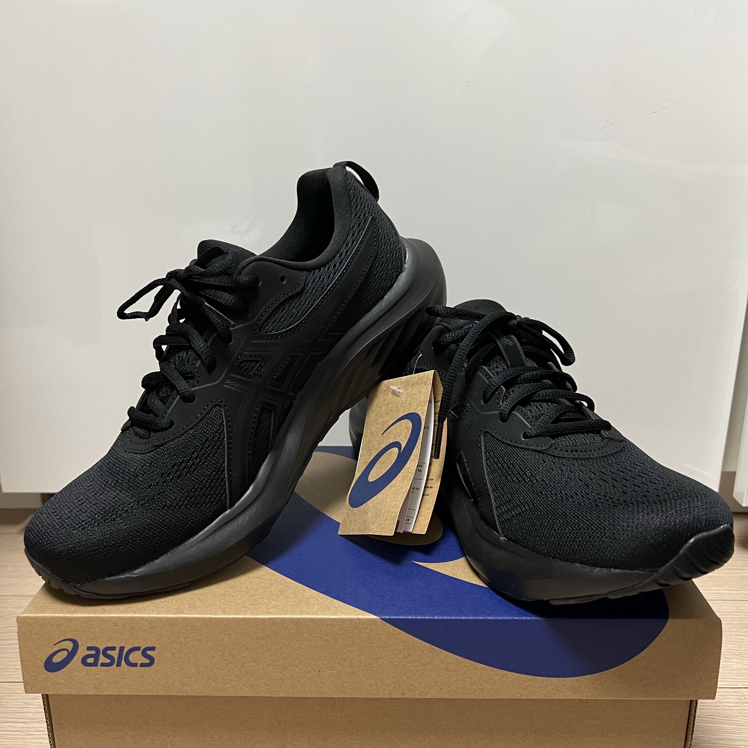 Asics Gel-Contend 9 Black Graphite Grey - 4E Extra Wide 착용 스타일 - 1