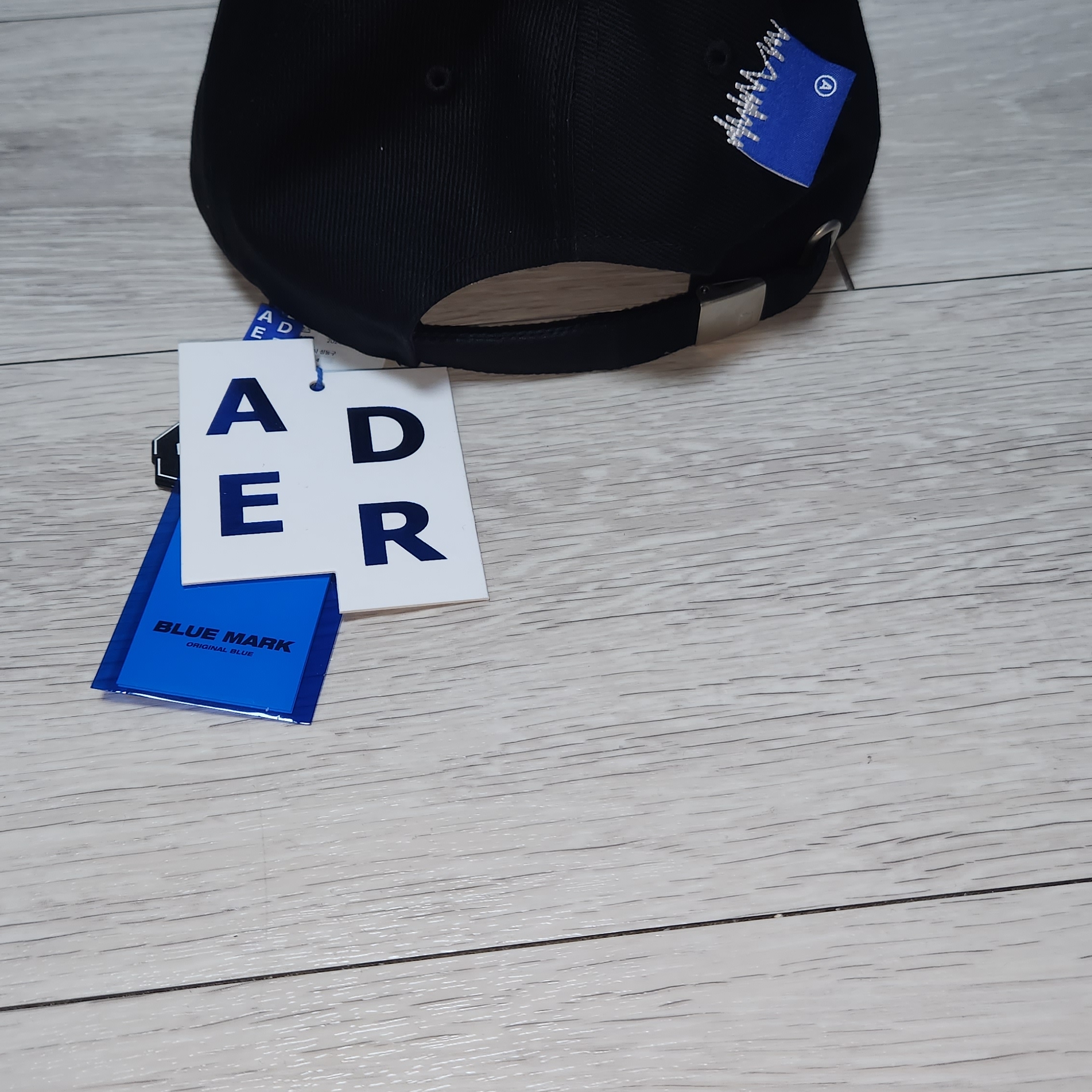 Ader Error Sig; TRS Tag Cap 01 Noir 착용 스타일 - 2