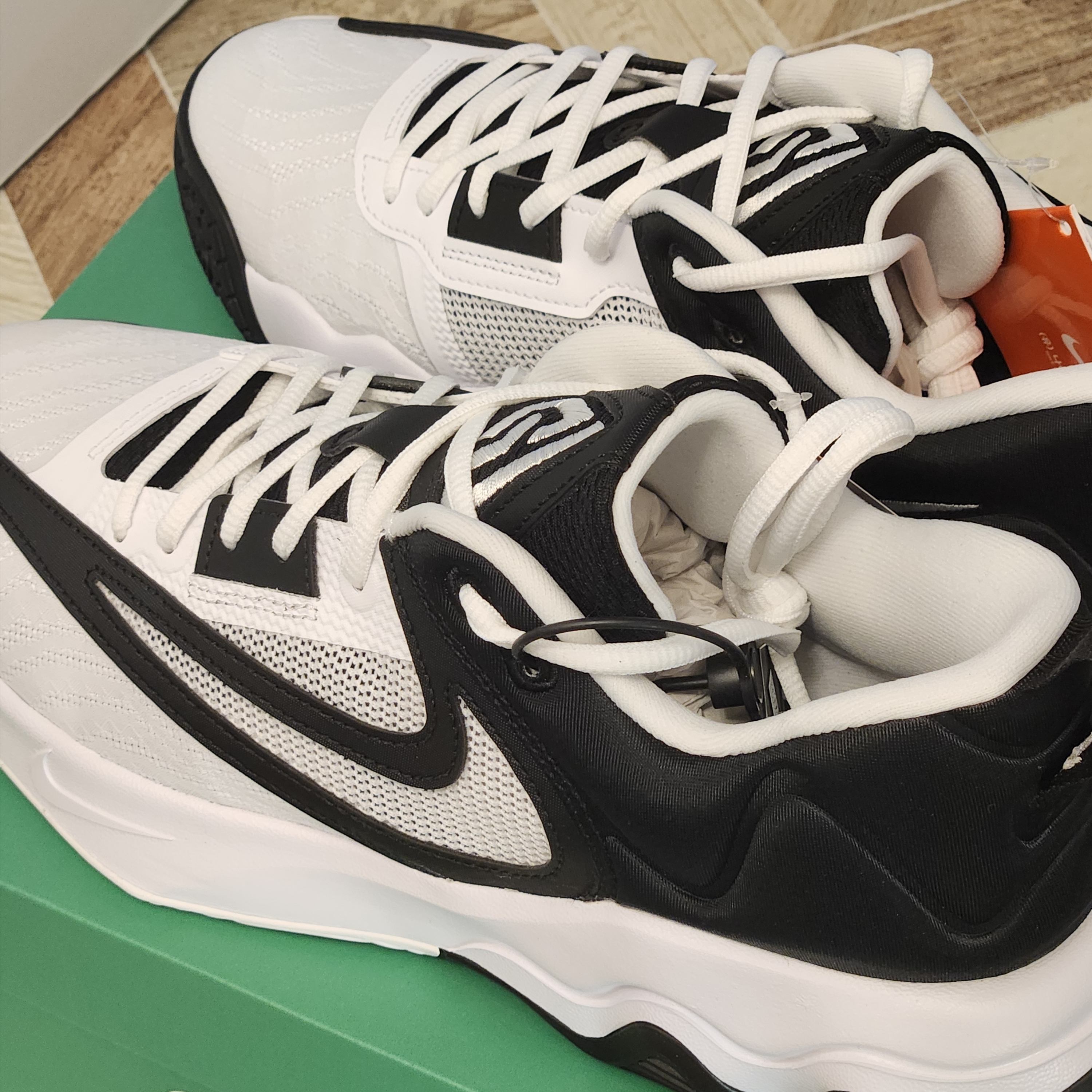 Nike Giannis Immortality 3 EP White Black 착용 스타일 - 1