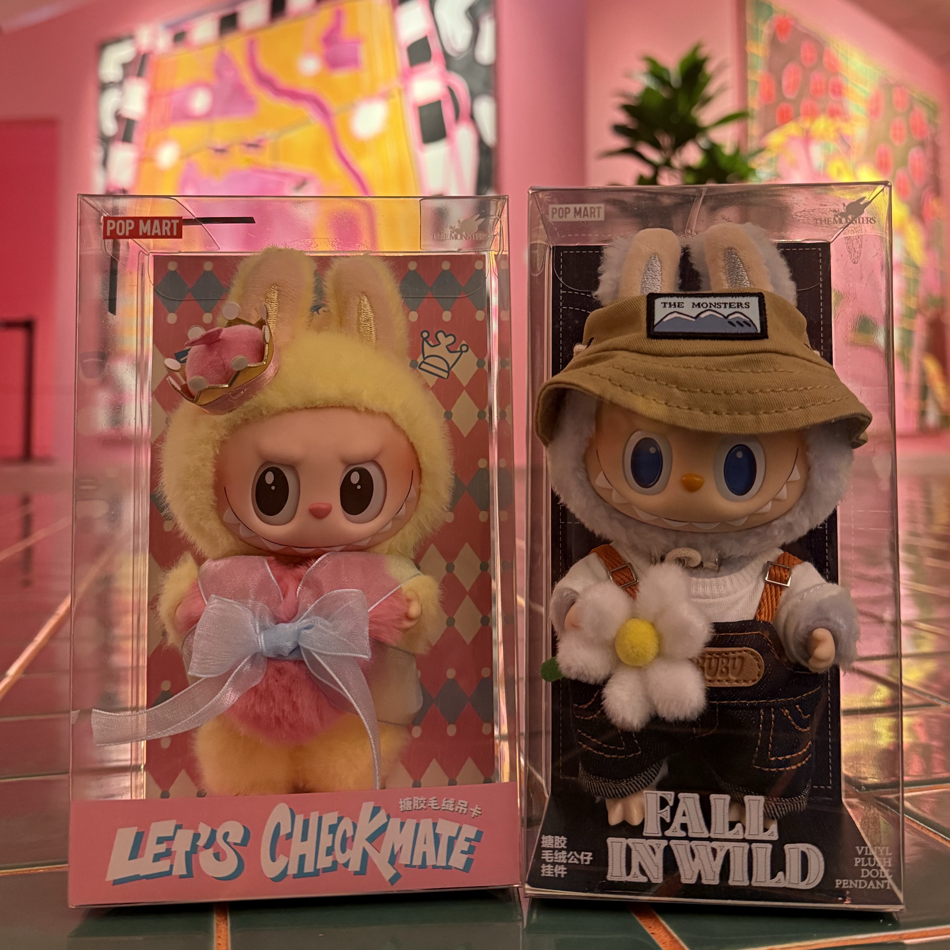 Pop Mart The Monsters Checkmate Series Plush Keyring 착용 스타일 - 1