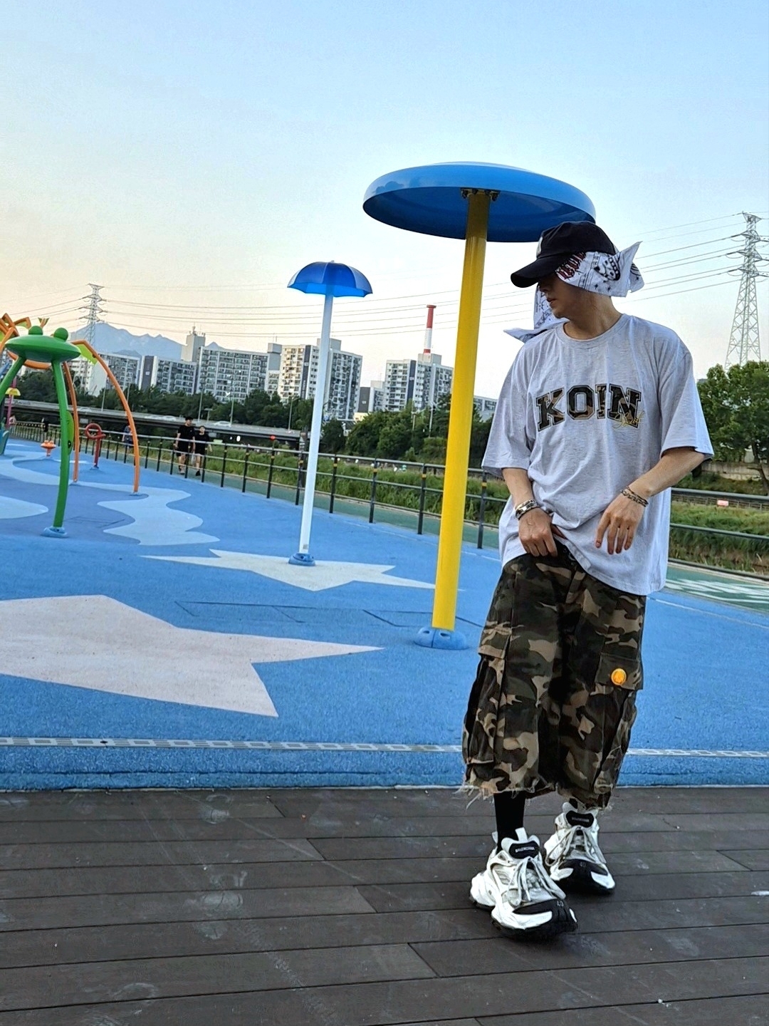 [더블적립]Farfromwhat Far Patch Logo Cap Navy 착용 스타일 - 3