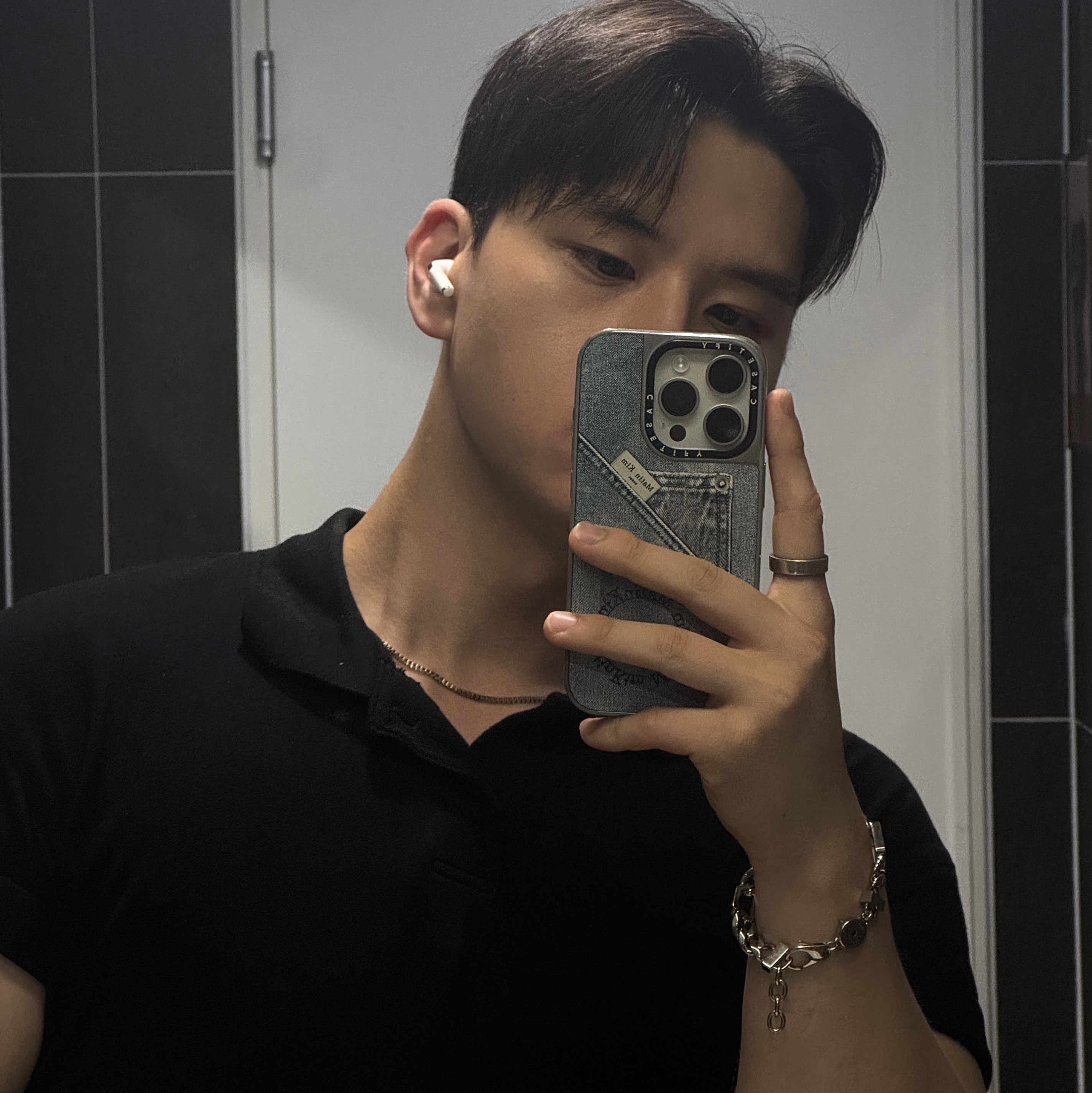 Diesel Dx1351 Stainless Steel Chain Bracelet Silver, Casetify x Matin Kim iPhone Denim Pocket Magsafe Mirror Case Silver 착용 스타일