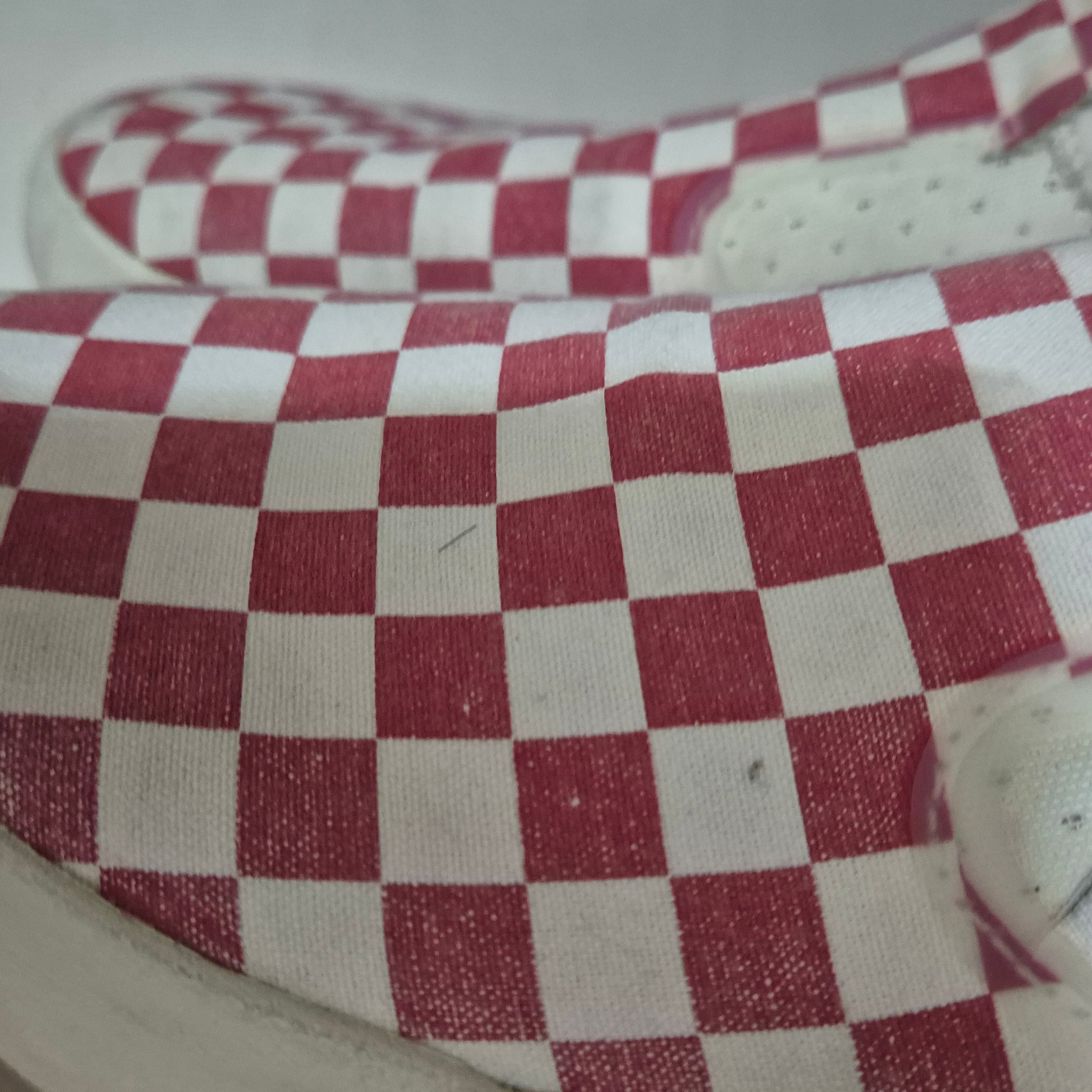 Vans ComfyCush One Checkerboard Racing Red Marshmallow 착용 스타일