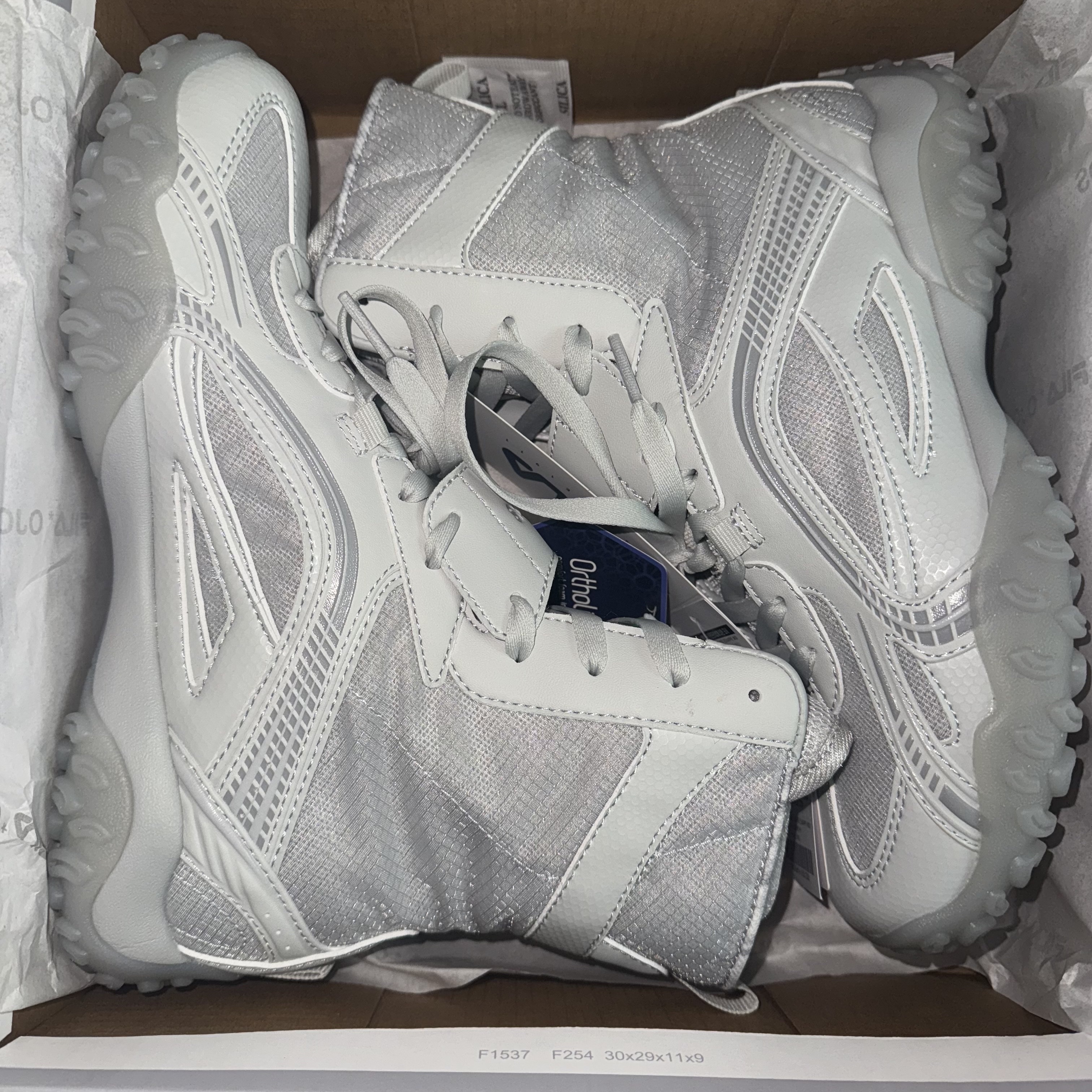 Fila x Ojos Echappe Mid Grey 착용 스타일