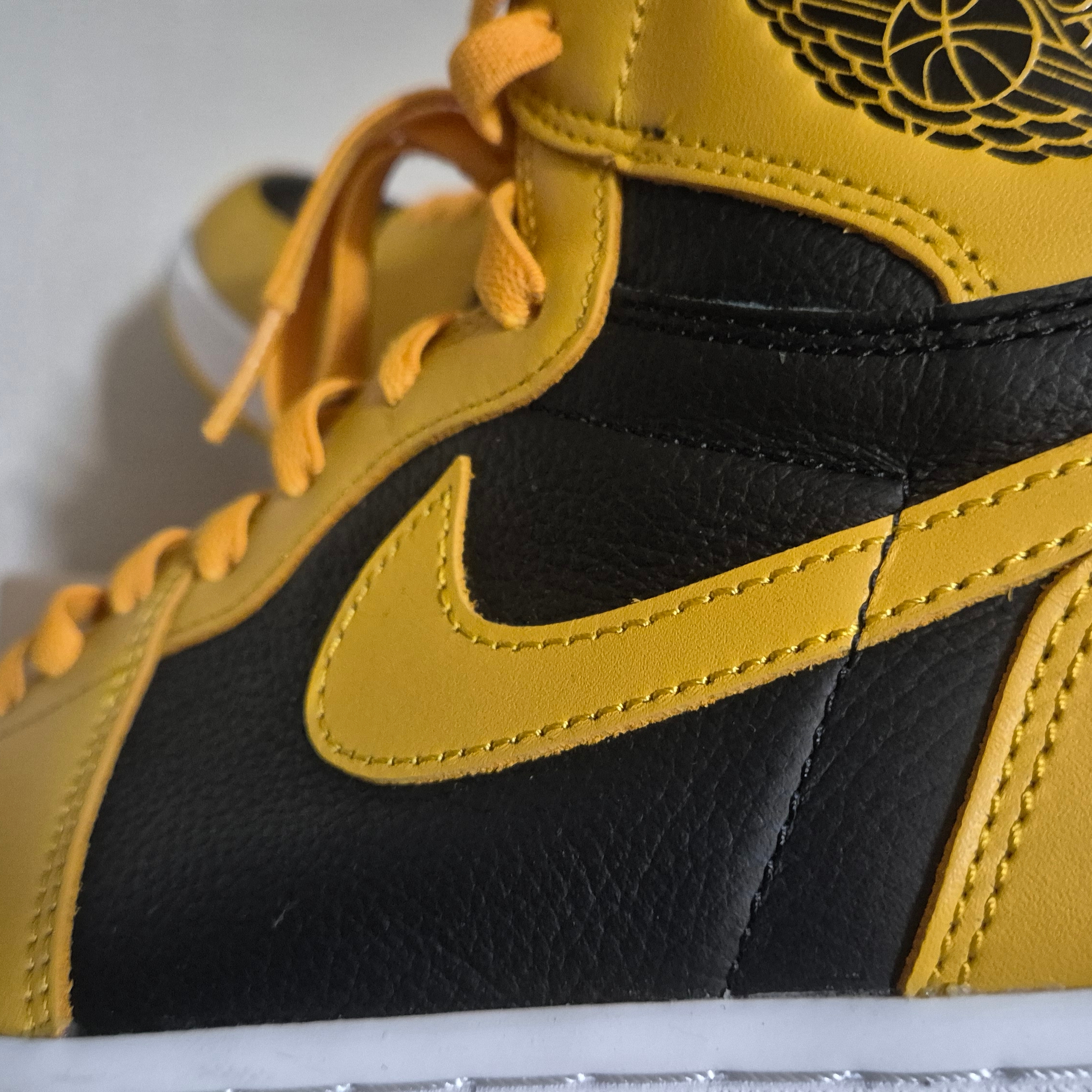 Jordan 1 Retro High OG Pollen 착용 스타일