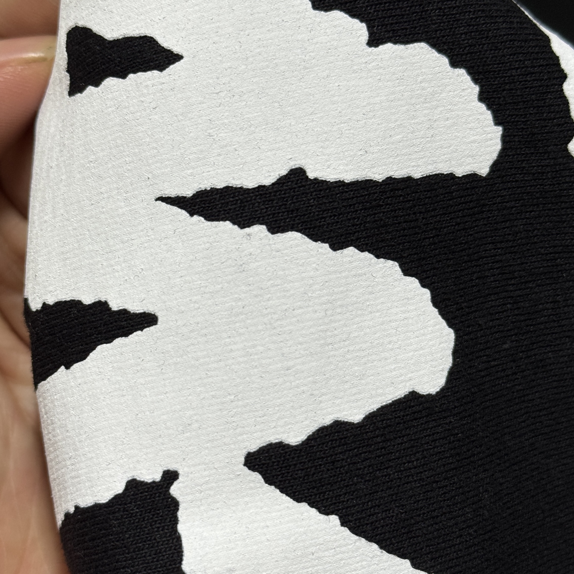Stussy Stock Los Angeles T-Shirt Black 착용 스타일 - 5