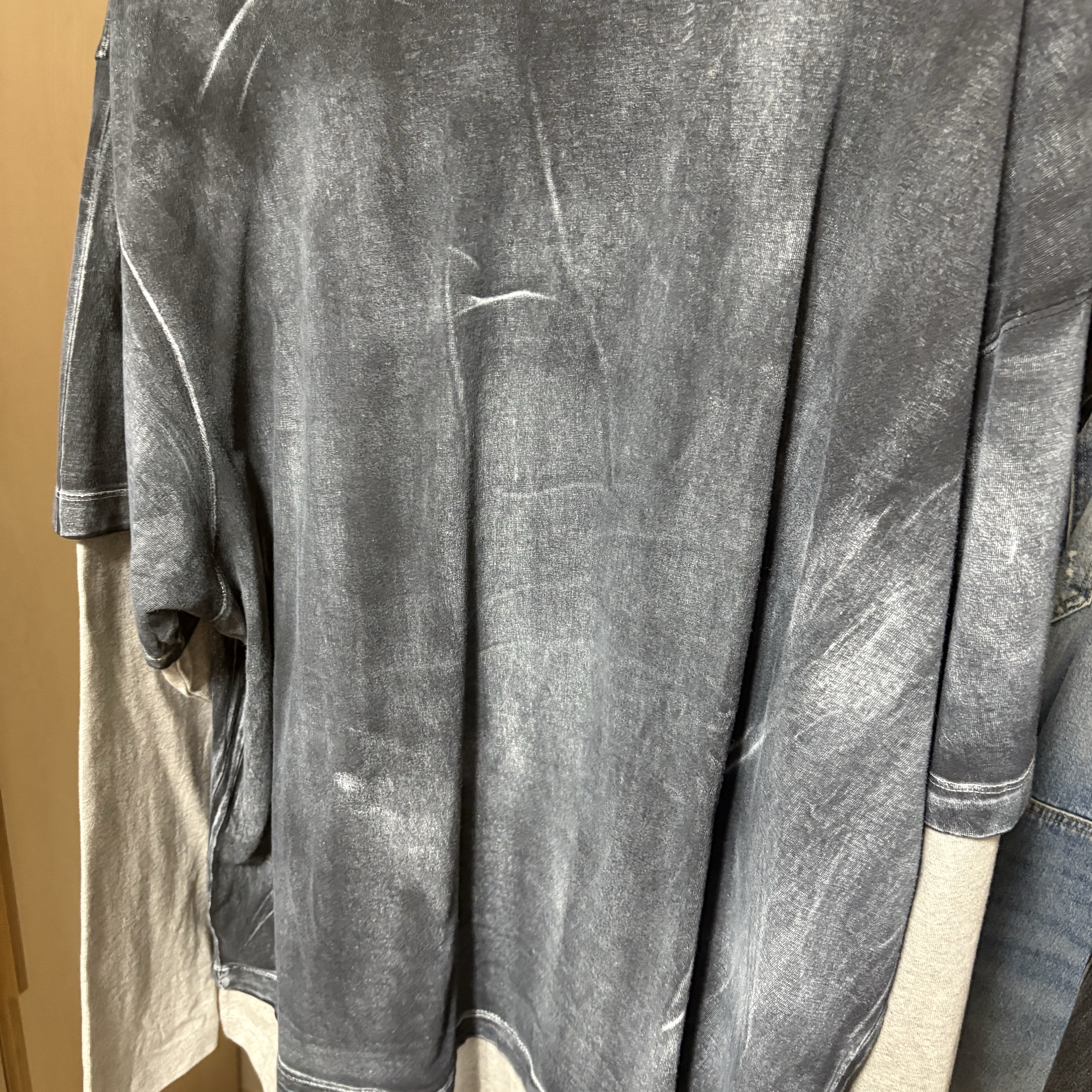 Nonnod Milky washed layered T-Shirt 착용 스타일