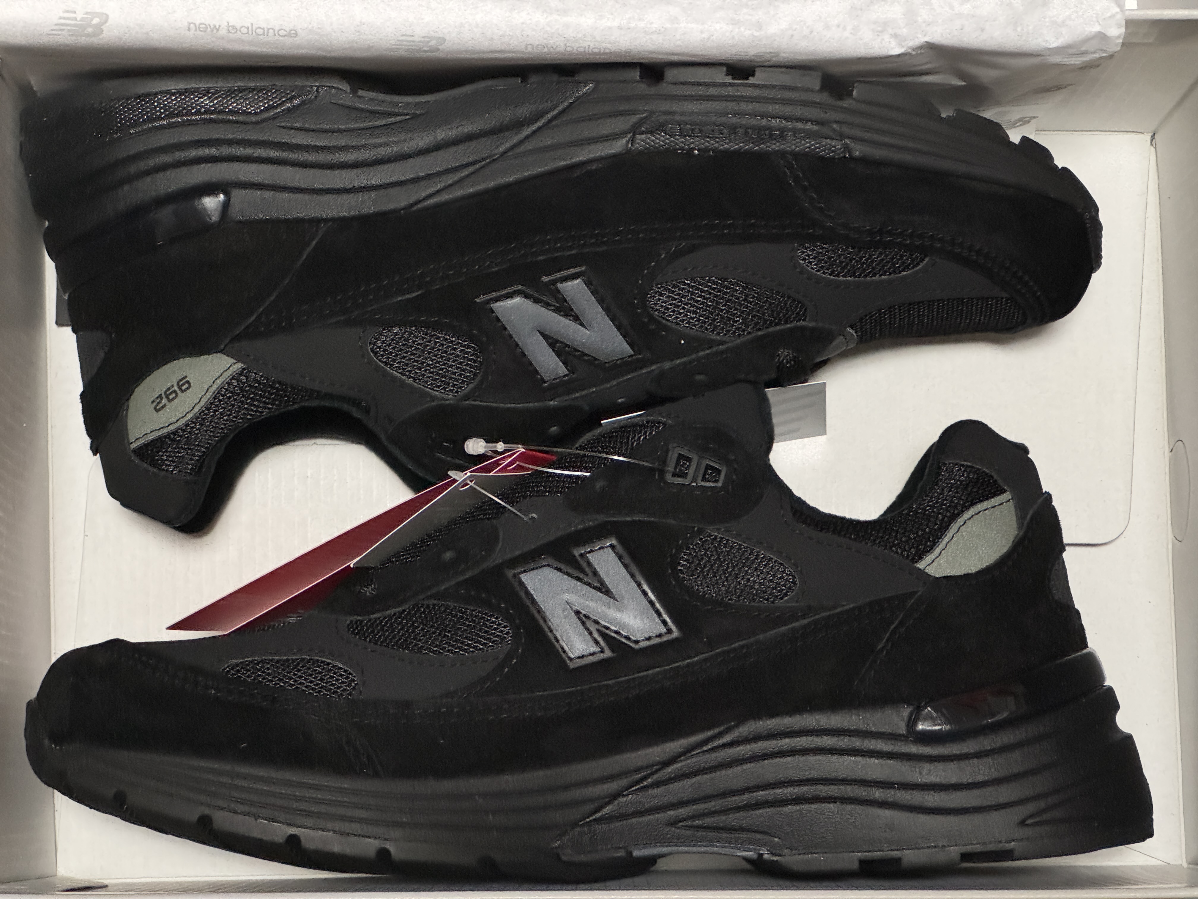 New Balance 993 Made in USA Triple Black - D Standard 착용 스타일