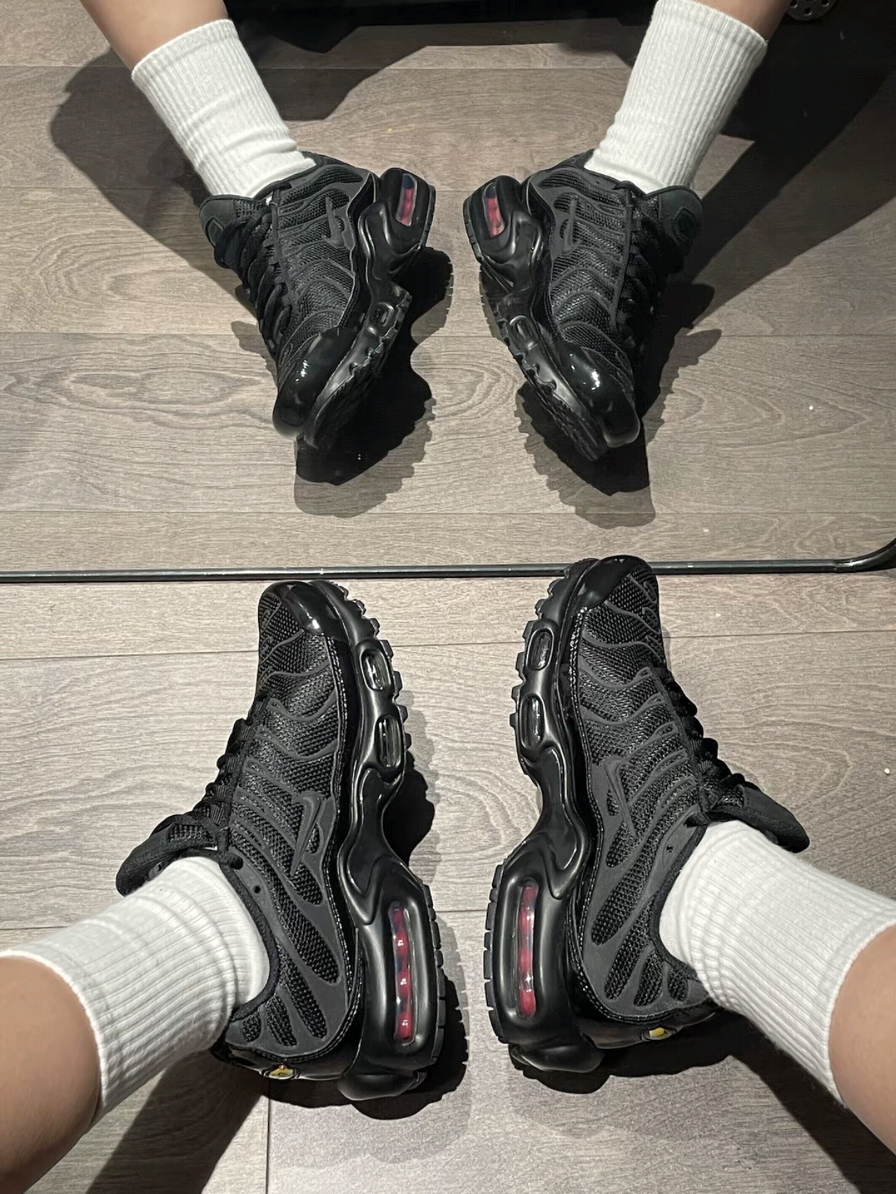 Nike Air Max Plus Triple Black 착용 스타일