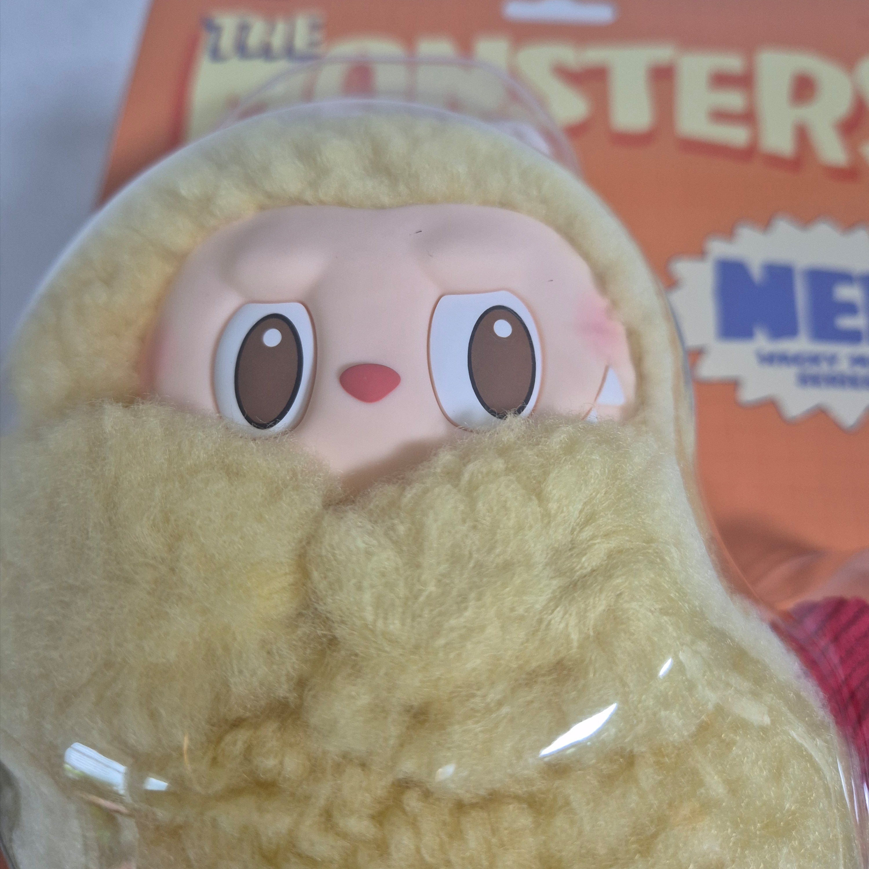 Pop Mart Labubu The Monsters Wacky Mart Series Earphone Case 착용 스타일 - 2