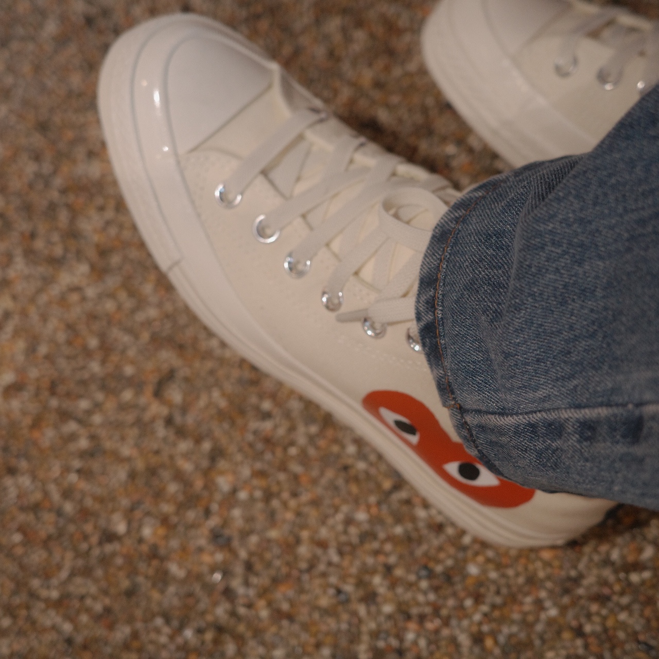 Converse x Play Comme des Garcons Chuck 70 Hi White 착용 스타일 - 1