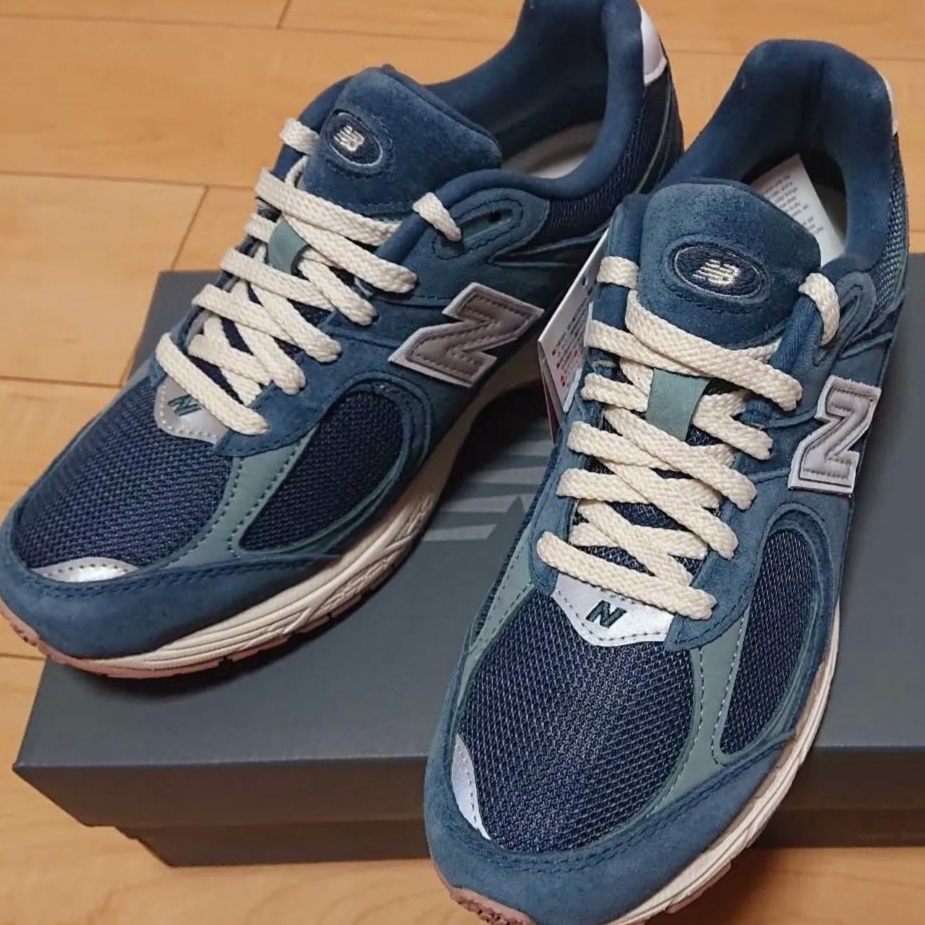 New Balance 2002R Deep Ocean Grey Slate 착용 스타일