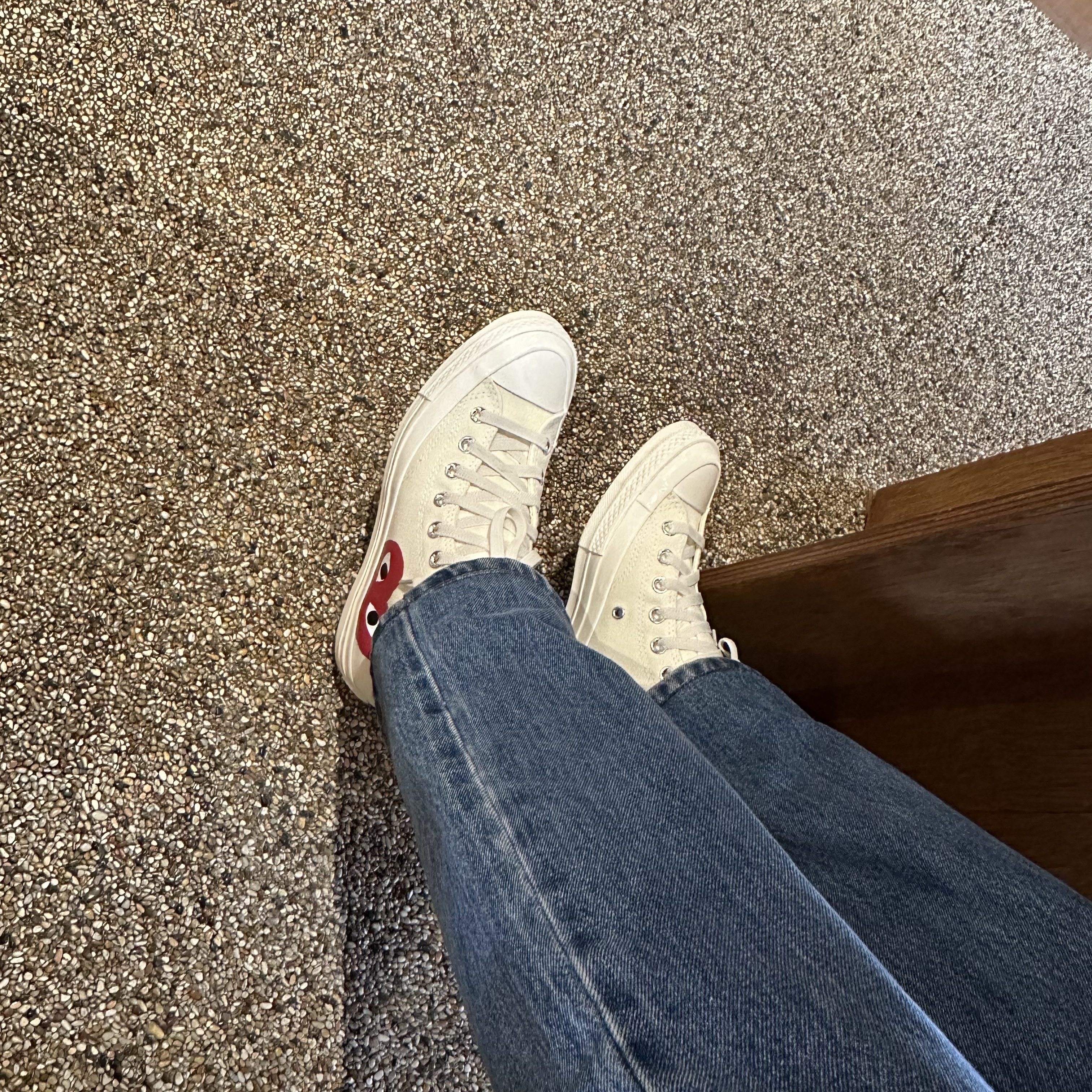 Converse x Play Comme des Garcons Chuck 70 Hi White 착용 스타일 - 2