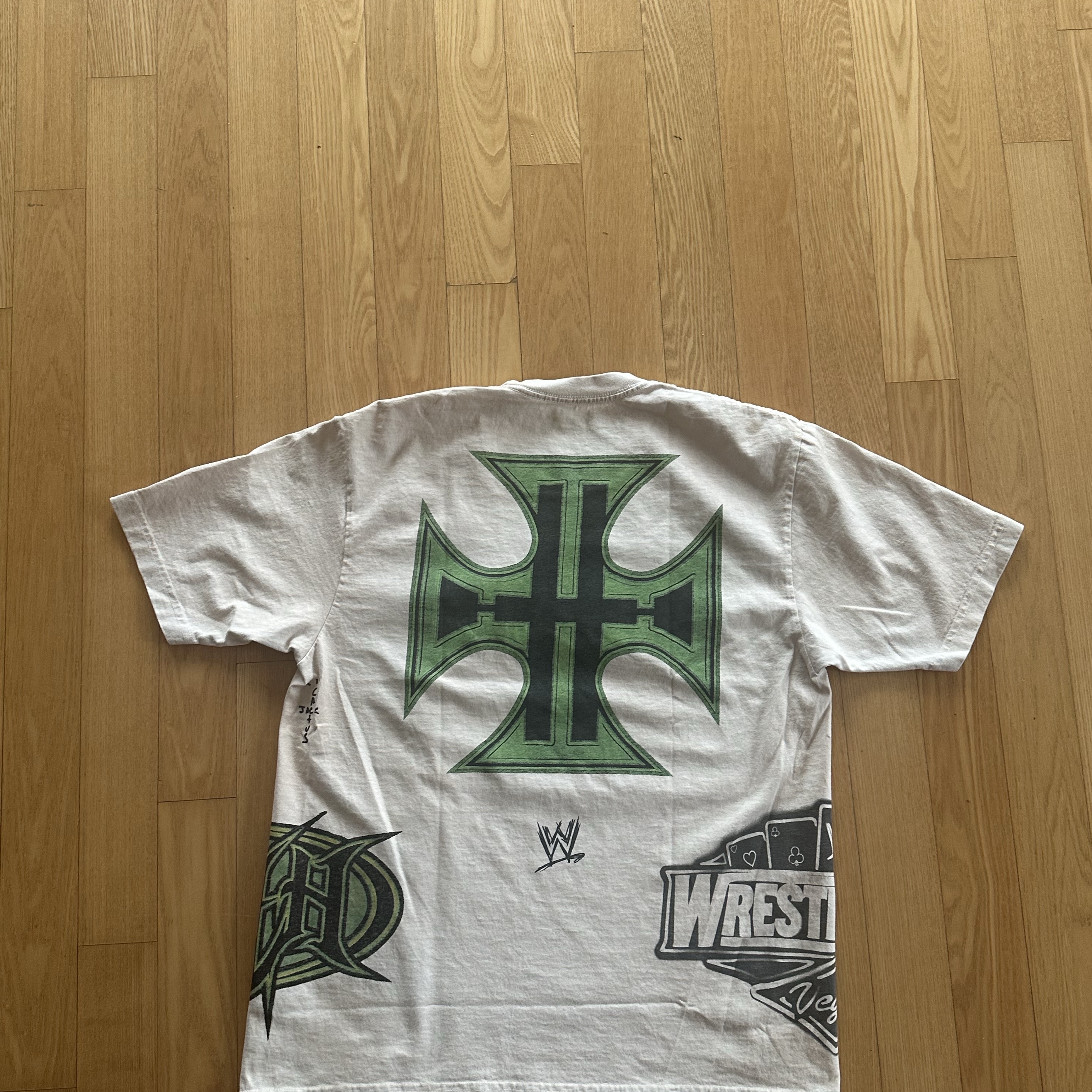 Travis Scott Cactus Jack x WWE The Game T-Shirt Triple H White 착용 스타일 - 3