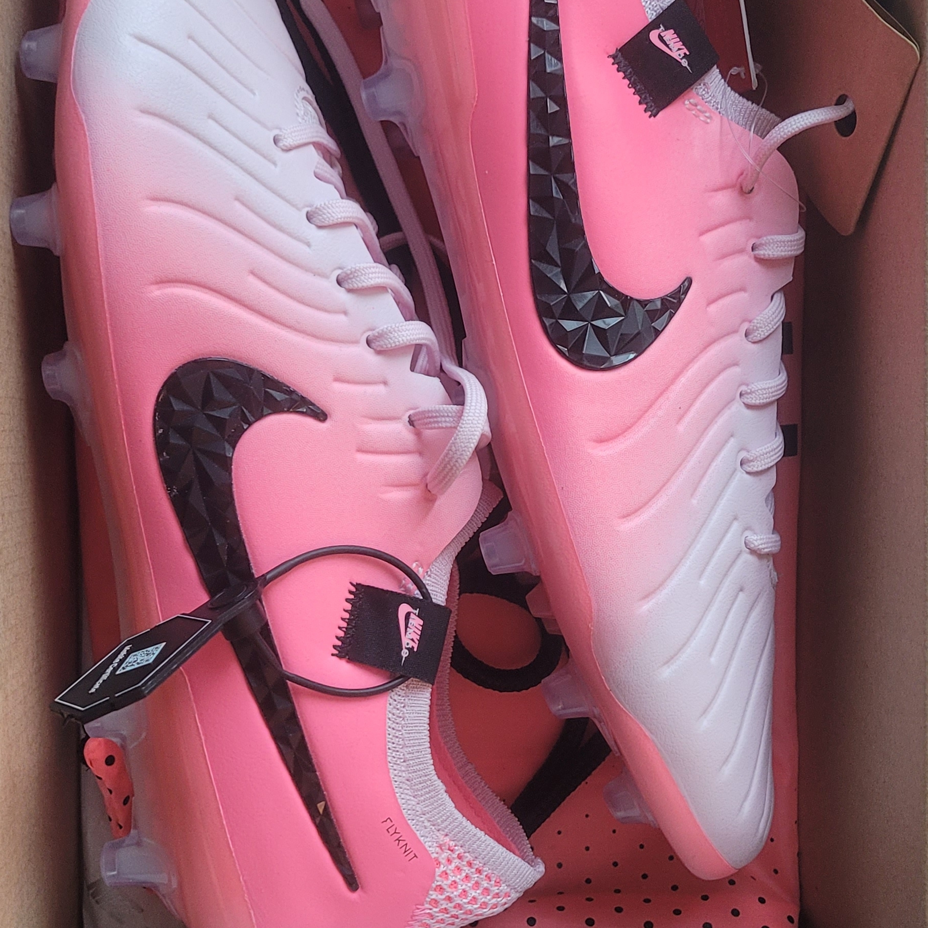 Nike Tiempo Legend 10 Elite AG Pink Foam Black 착용 스타일