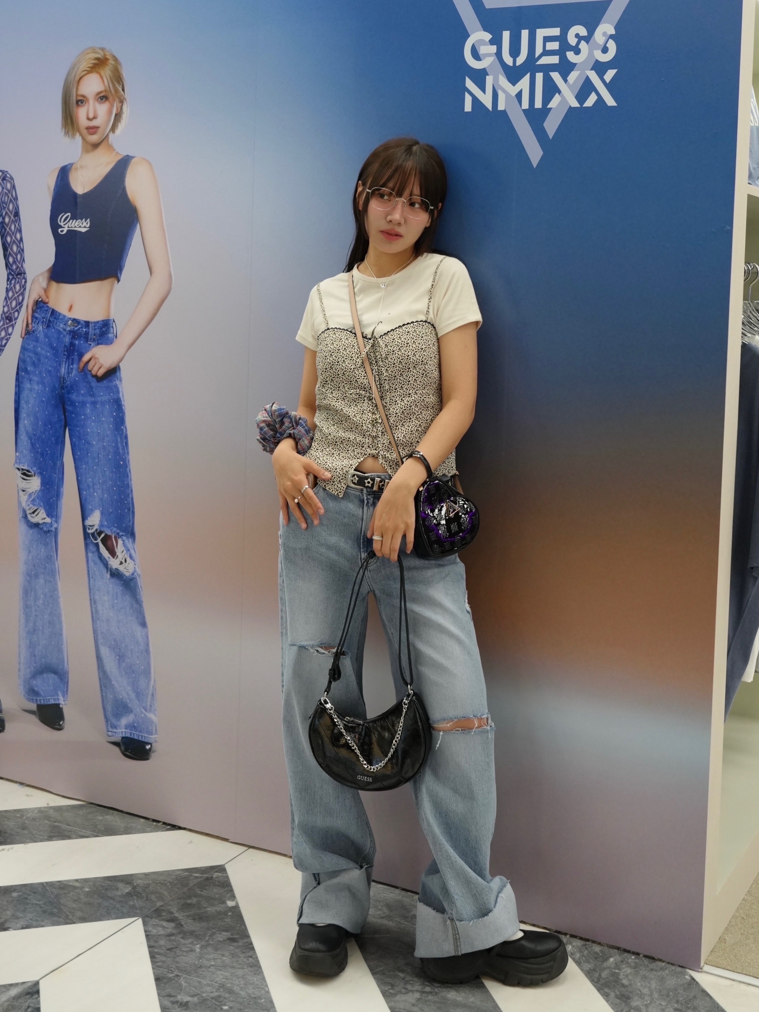 Nff Check Scrunchie Big Blue 착용 스타일 - 3