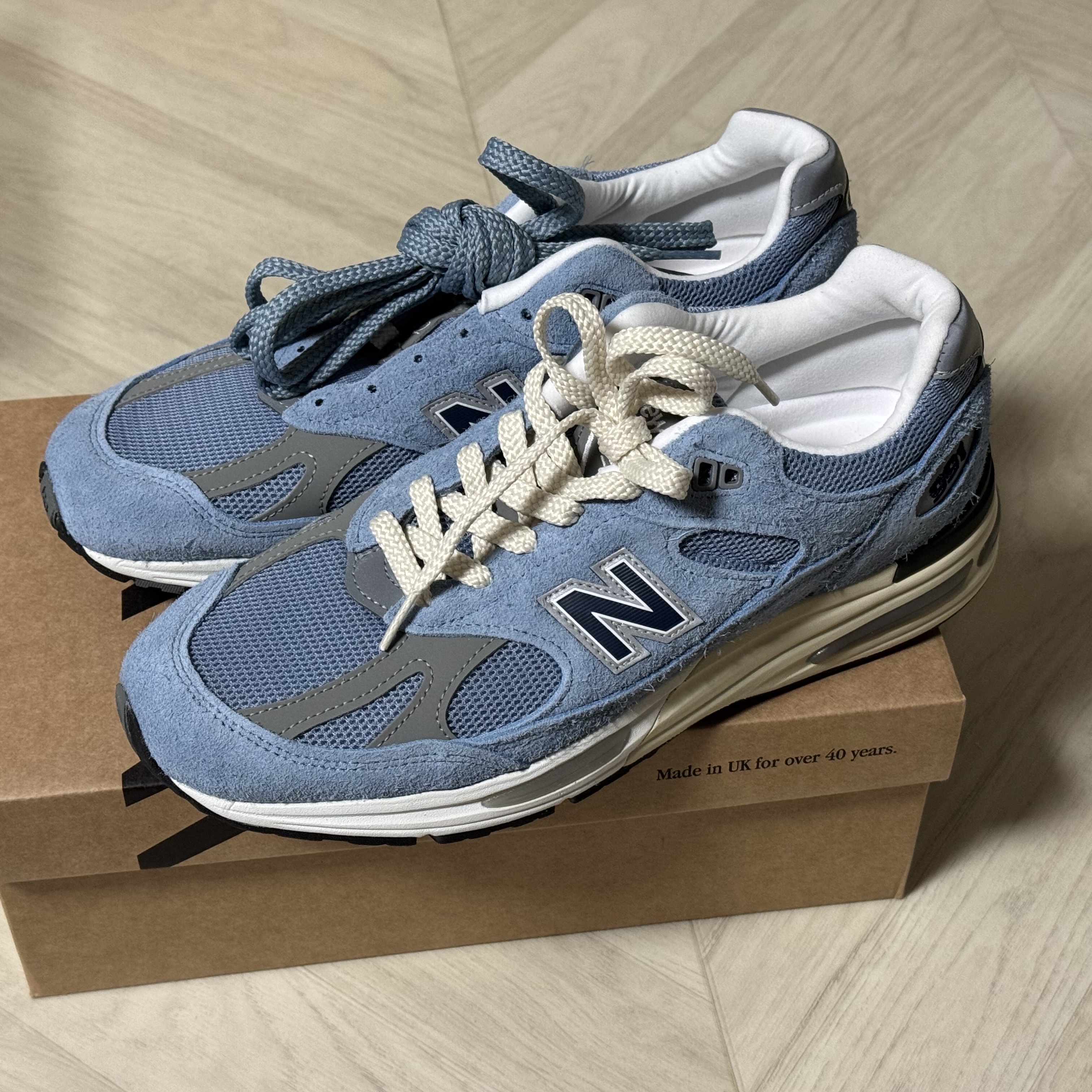 New Balance 991v2 Made in UK Celestial Blue Faded Denim 착용 스타일 - 1