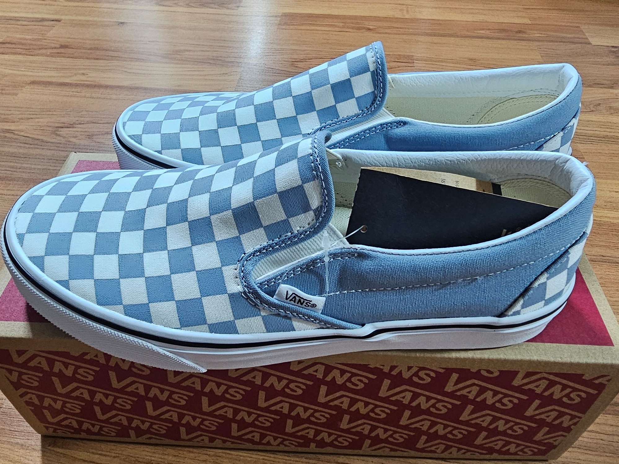Vans Color Theory Checkerboard Classic Slip-On Blue 착용 스타일 - 1