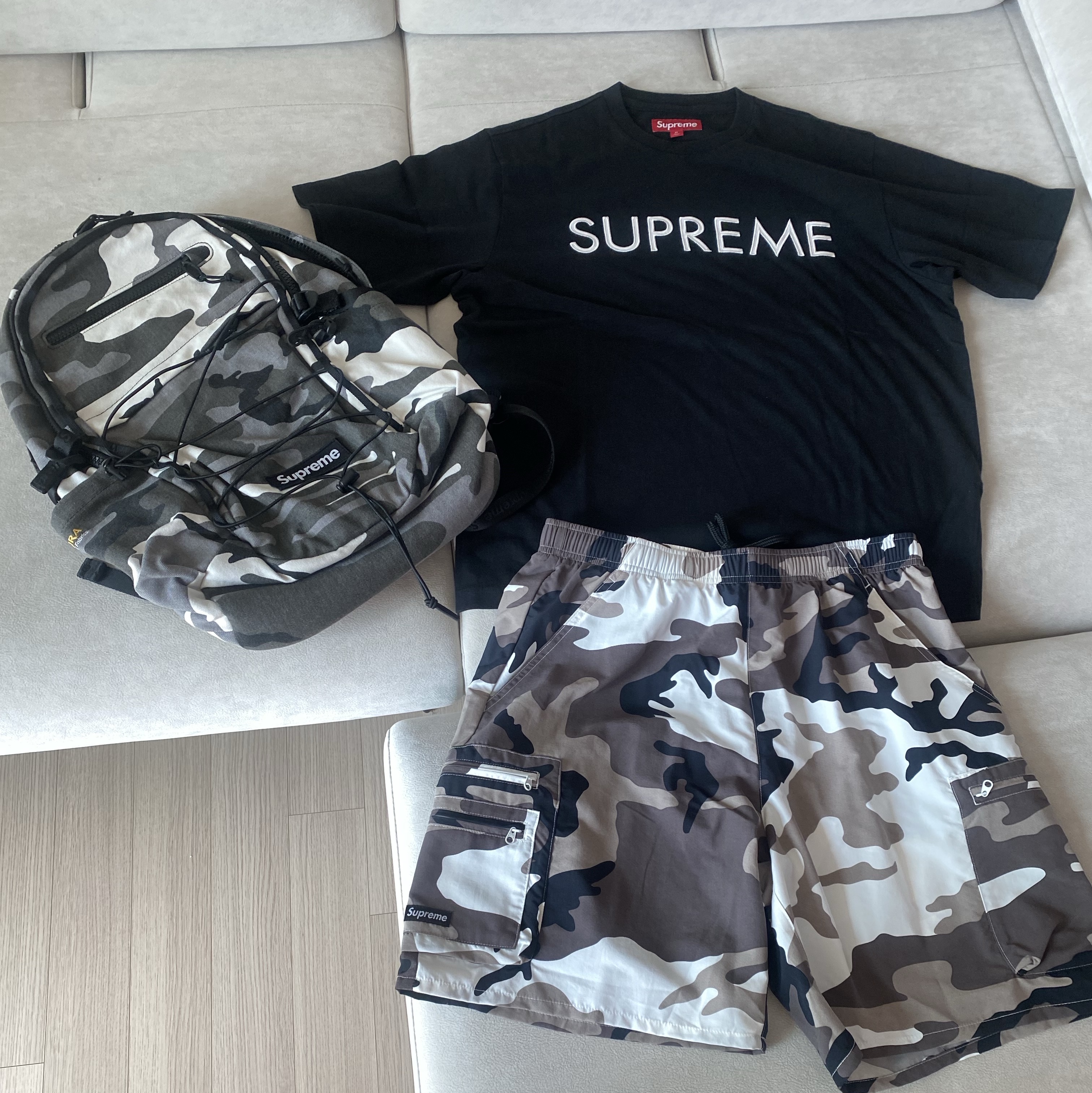 Supreme Backpack Snow Camo - 25SS, Supreme Cargo Water Short Snow Camo - 25SS 착용 스타일 - 2
