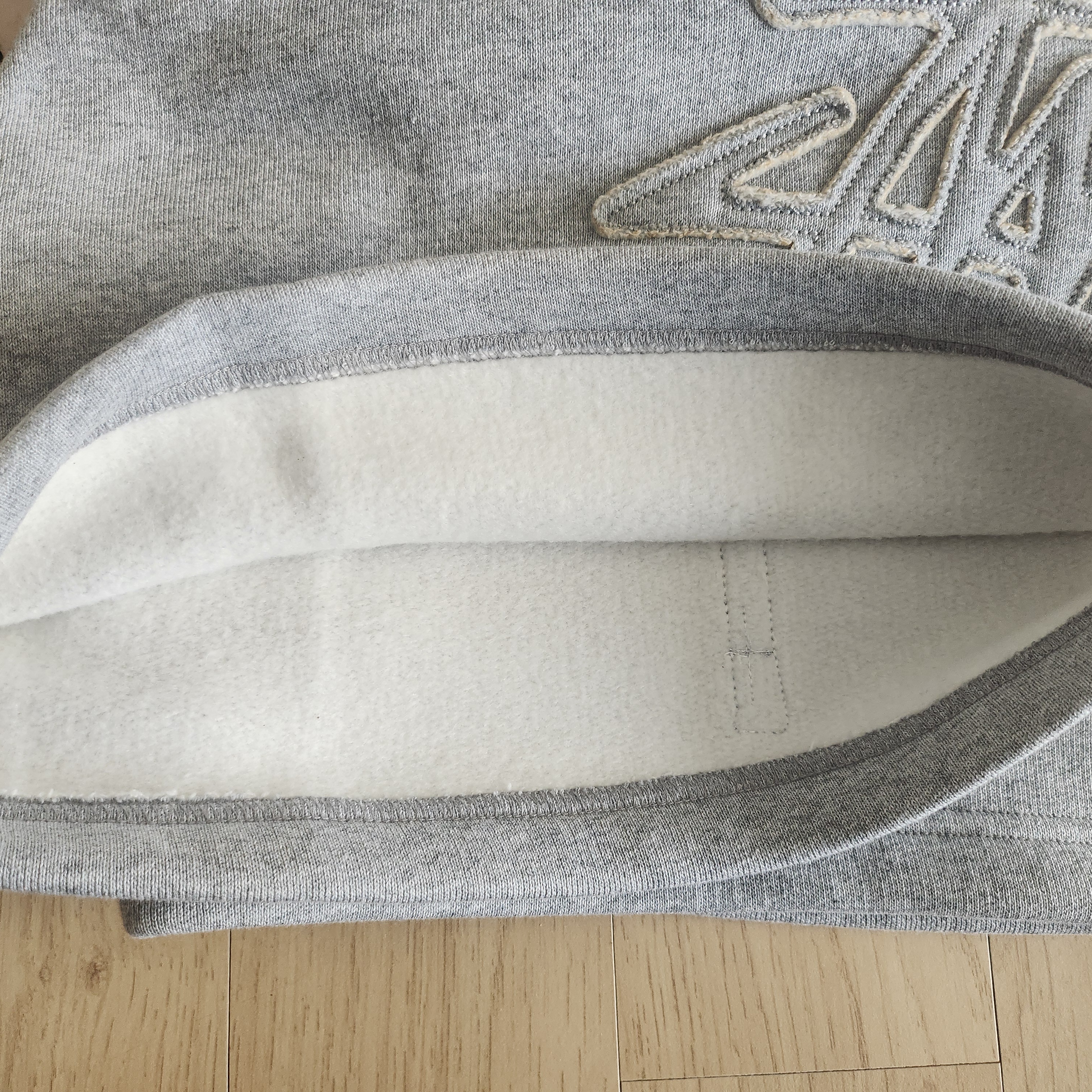 Stussy Tonal Applique Fleece Shorts Grey Heather 착용 스타일 - 5