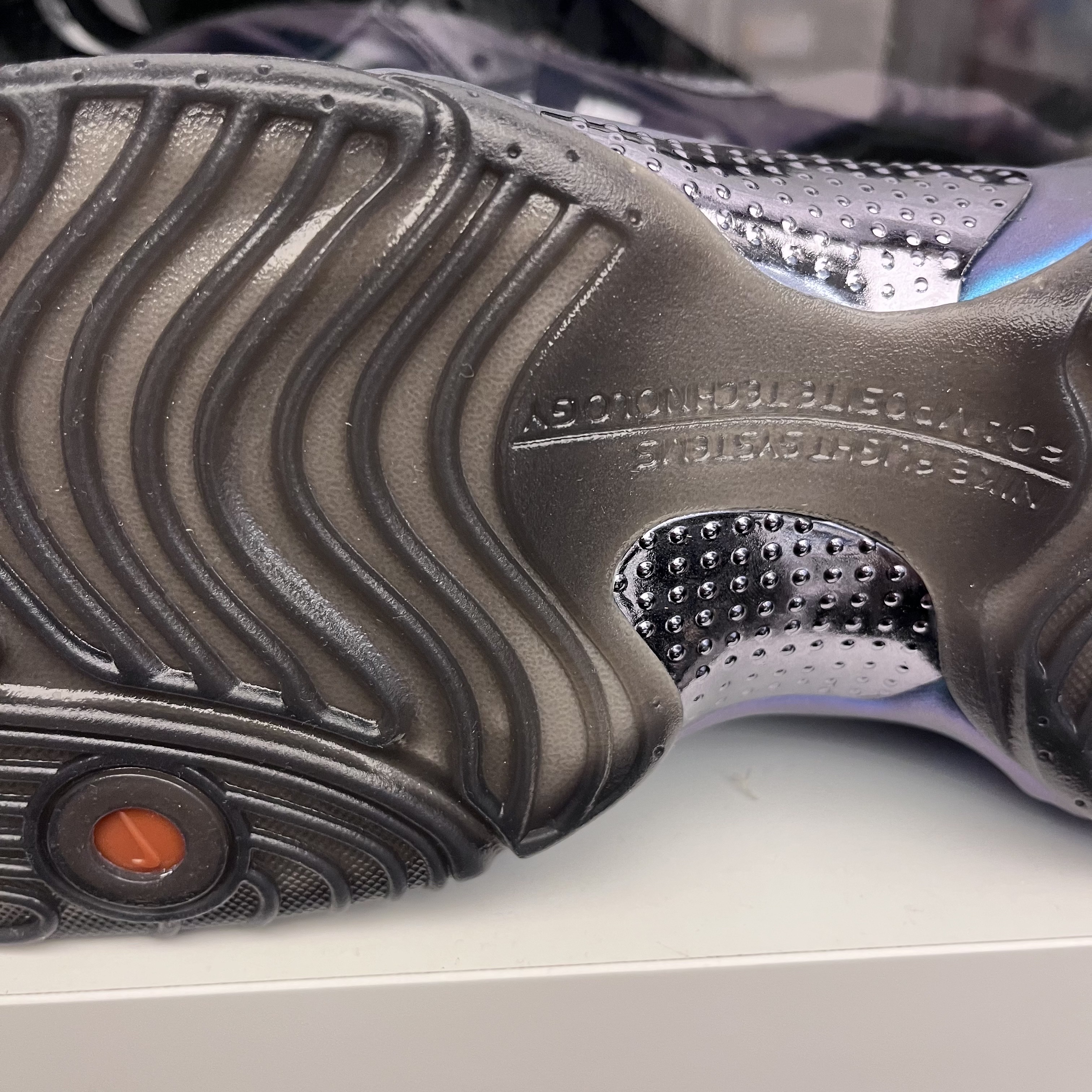 Nike Clogposite Multi Color and Off Noir 착용 스타일 - 2