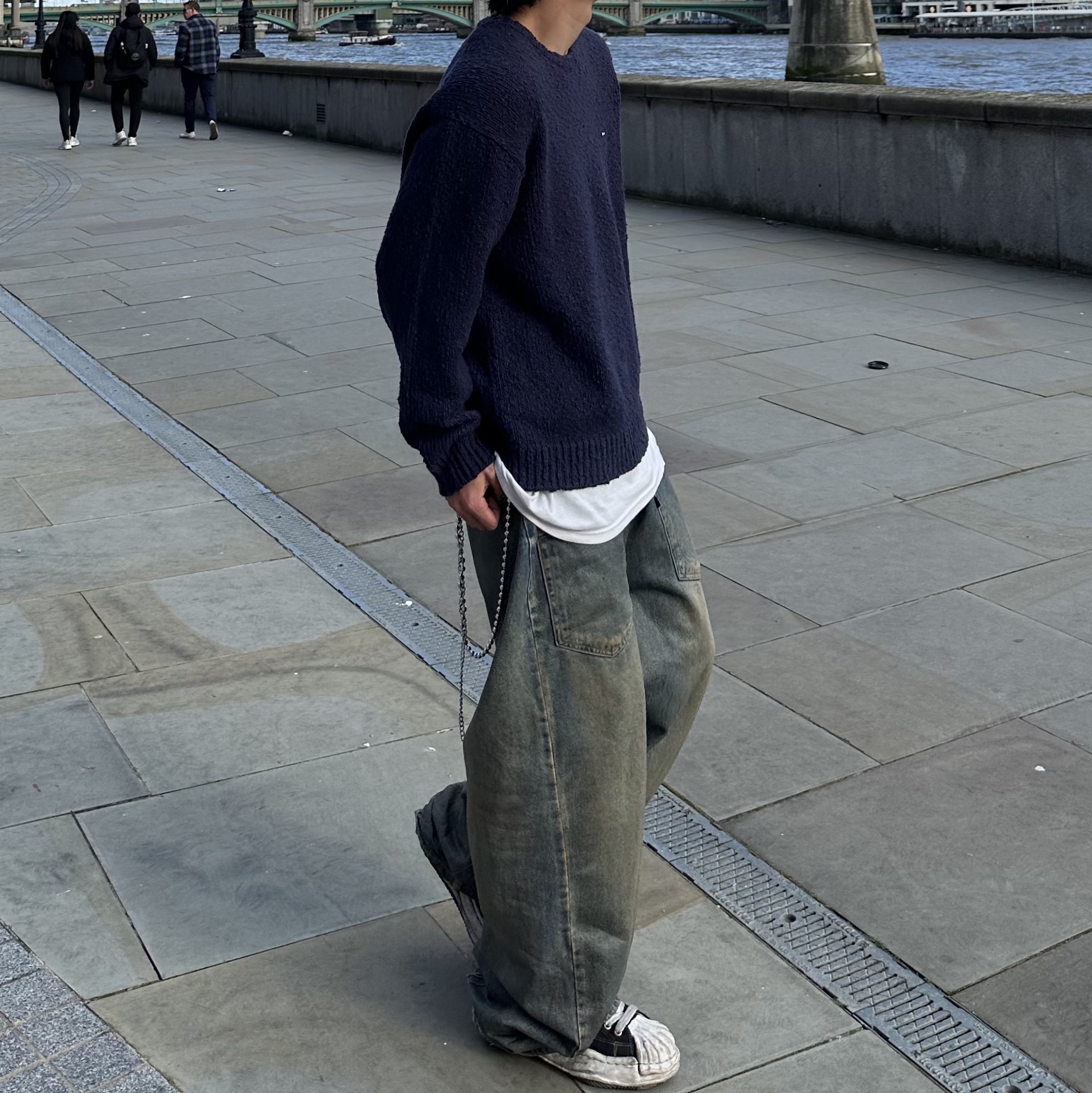 Supreme Open Knit Small Box Sweater Navy - 22SS, Project G/R Coated Backward Denim Pants Blue 착용 스타일