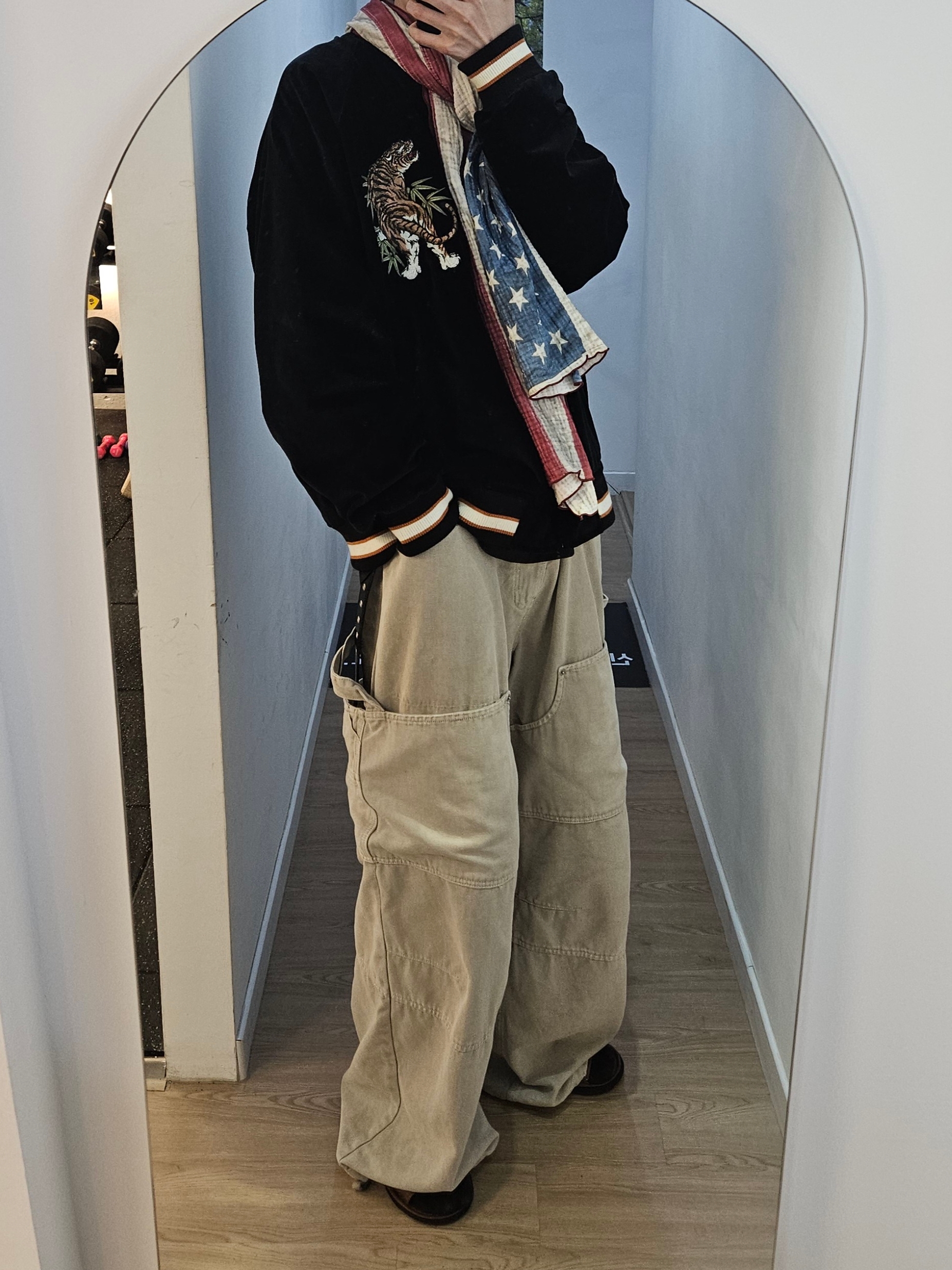 Nonnod Double Knee Cover Pants Vintage Beige, Balenciaga 3XL Sneakers Worn Out Brown 착용 스타일 - 3