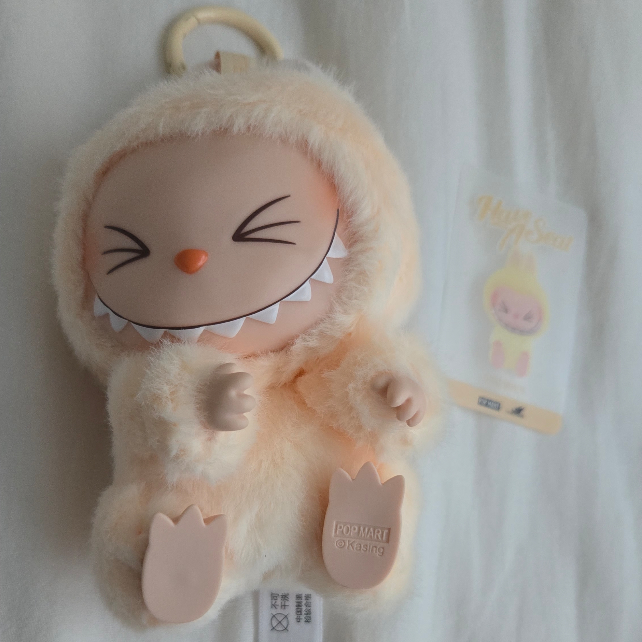 Pop Mart Labubu Let's Play Together Doll Series Sisi Keyring (Opened Case) 착용 스타일