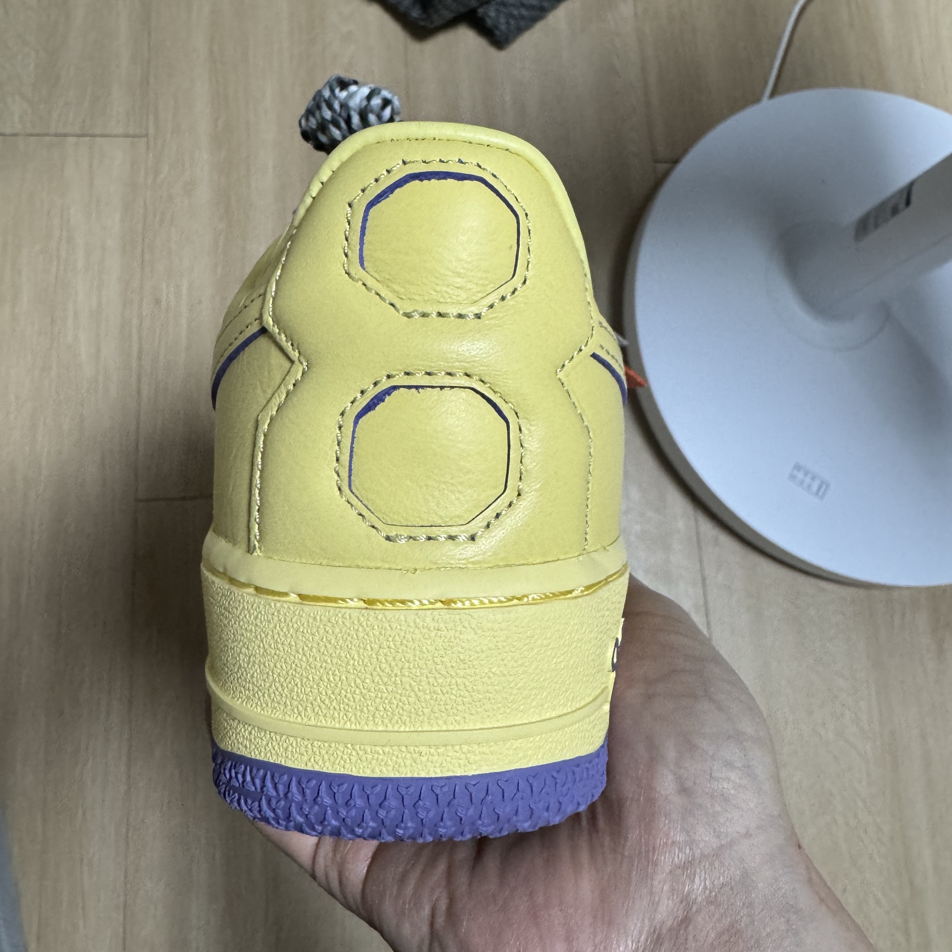 Nike Air Force 1 Low Protro Soft Yellow 착용 스타일 - 4